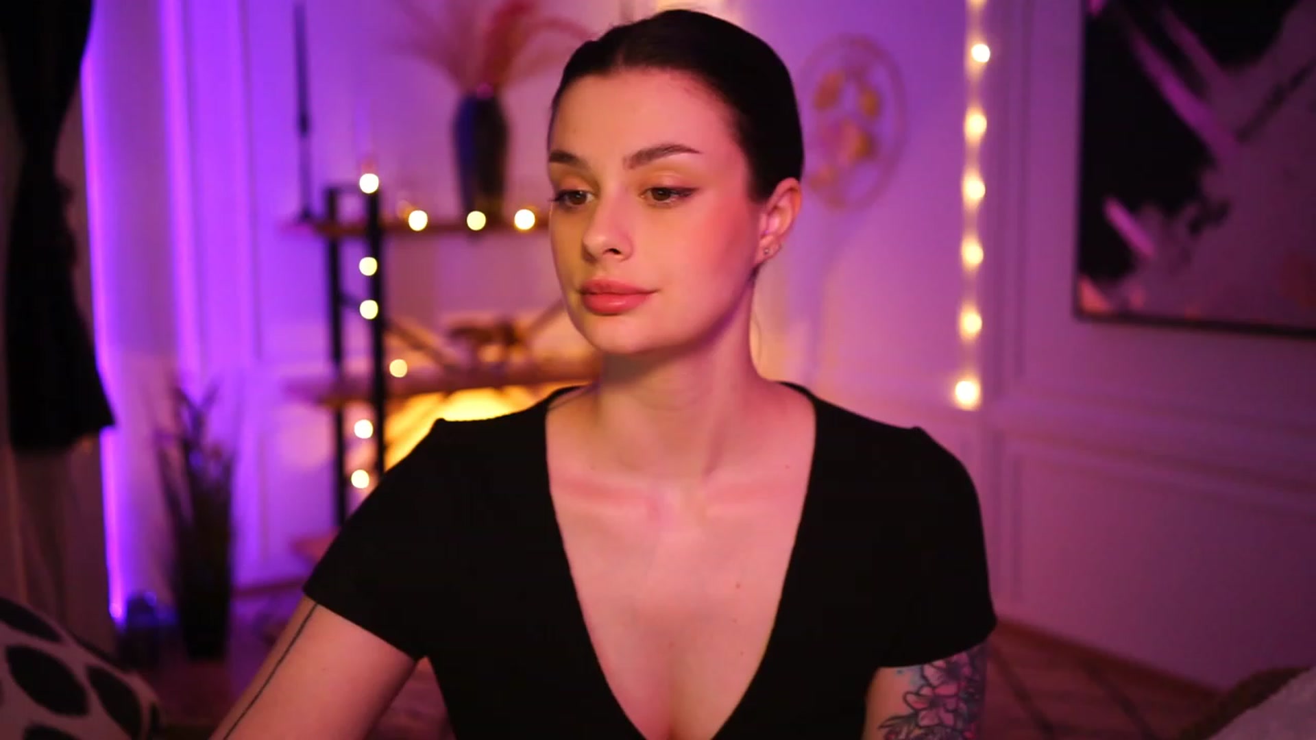 Gallery image thumbnail from lucynutty's myfreecams stream on, 01/22/2023, 16:28 image 7 of 20