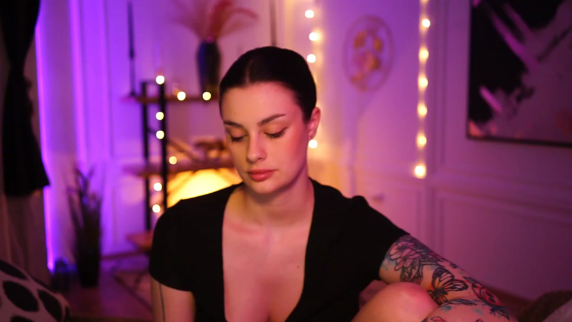 Gallery image thumbnail from lucynutty's myfreecams stream on, 01/22/2023, 16:28 image 19 of 20