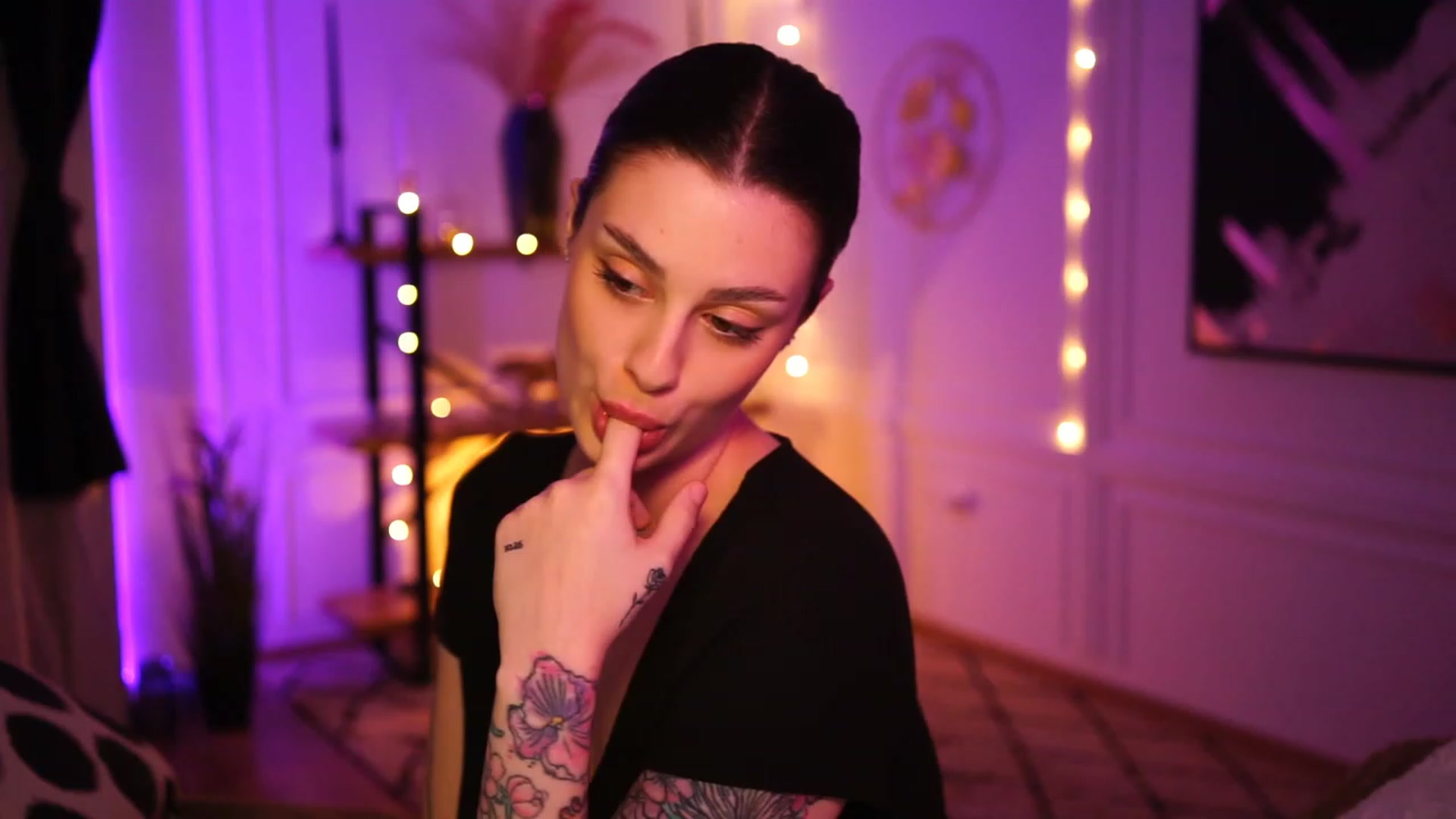 Gallery image thumbnail from lucynutty's myfreecams stream on, 01/22/2023, 16:28 image 3 of 20