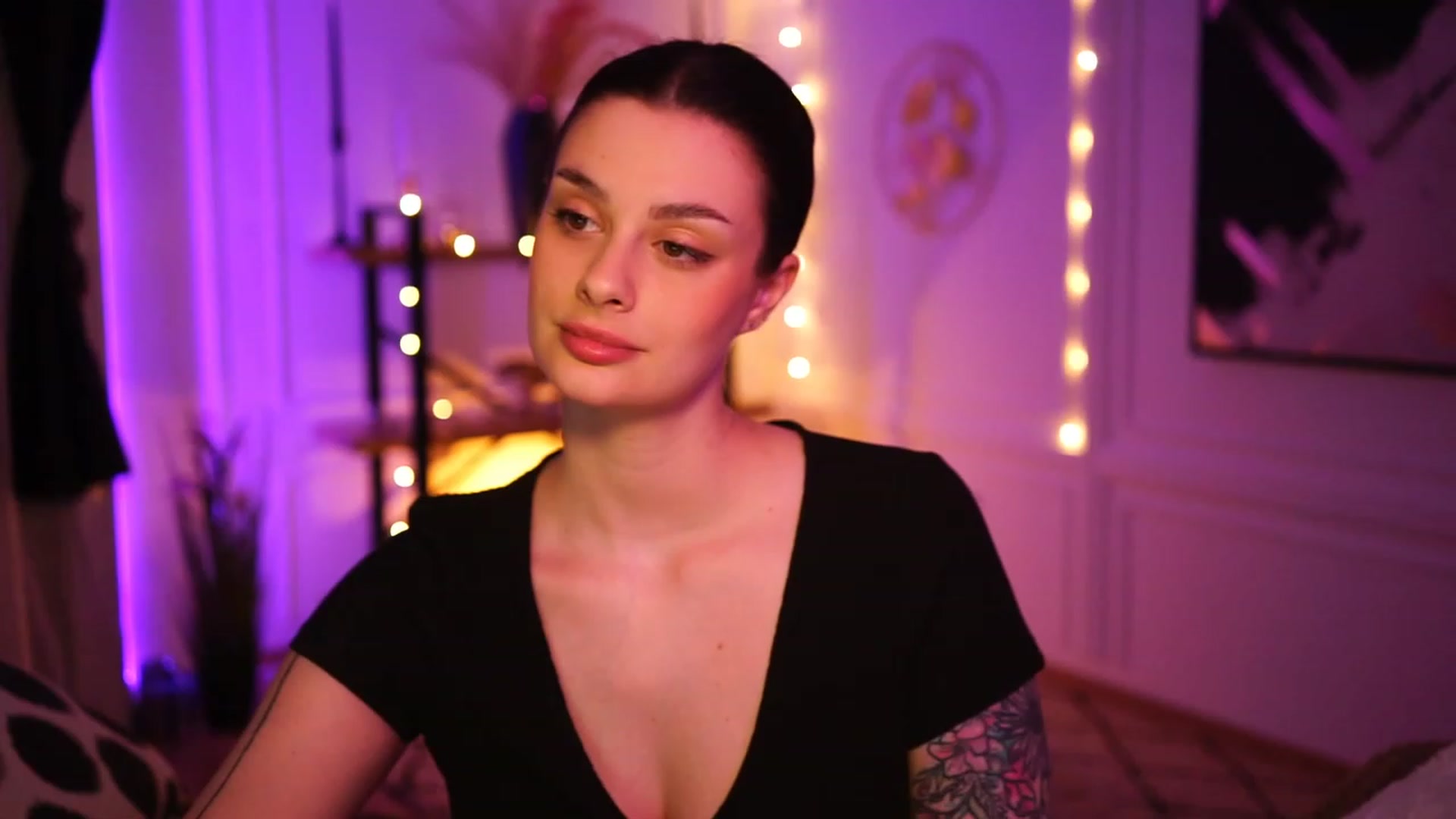 Gallery image thumbnail from lucynutty's myfreecams stream on, 01/22/2023, 16:28 image 4 of 20