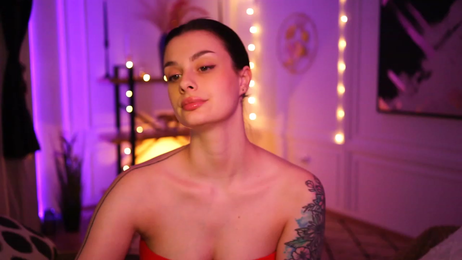 Gallery image thumbnail from lucynutty's myfreecams stream on, 01/22/2023, 18:33 image 14 of 20
