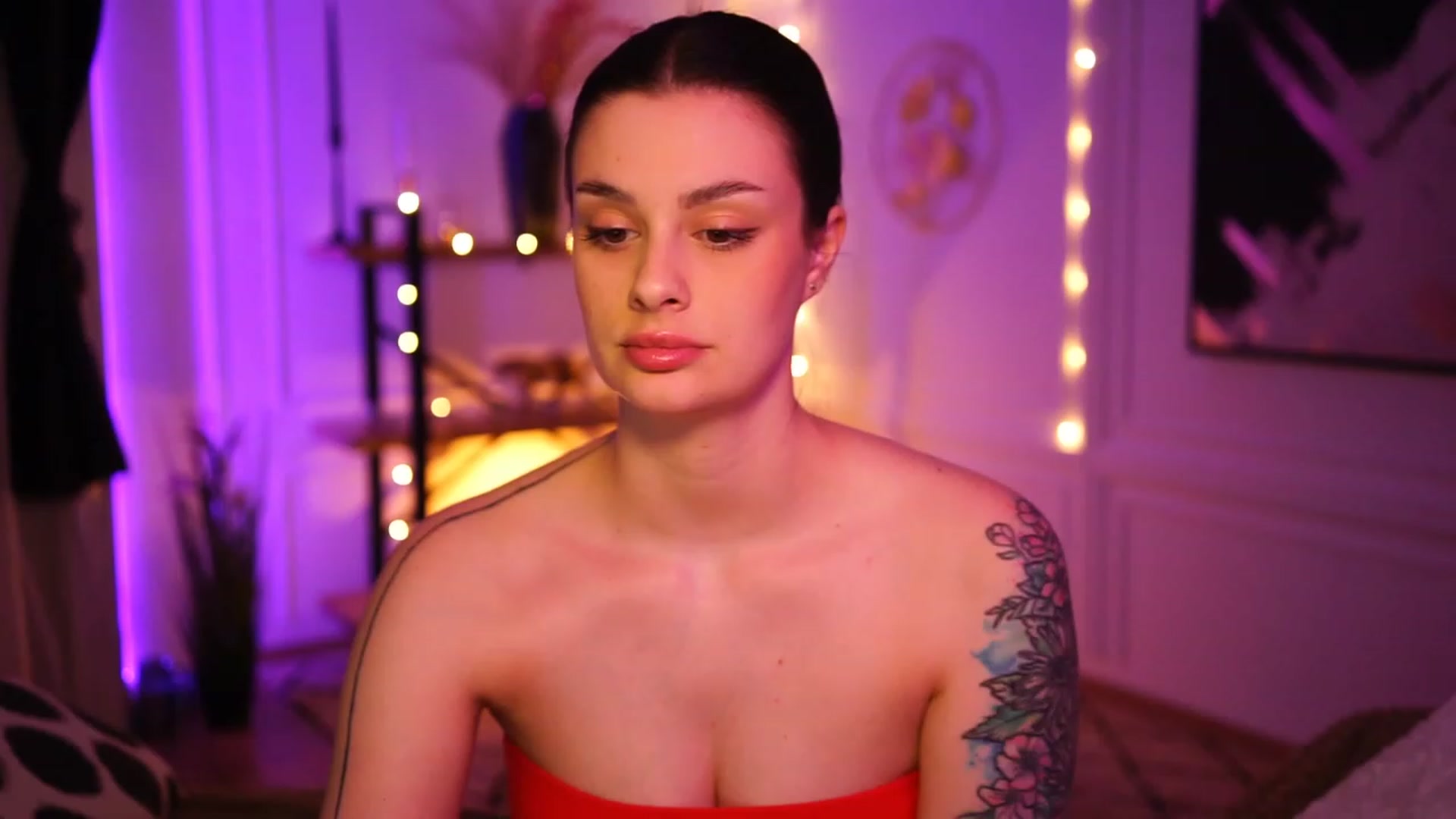 Gallery image thumbnail from lucynutty's myfreecams stream on, 01/22/2023, 18:33 image 6 of 20