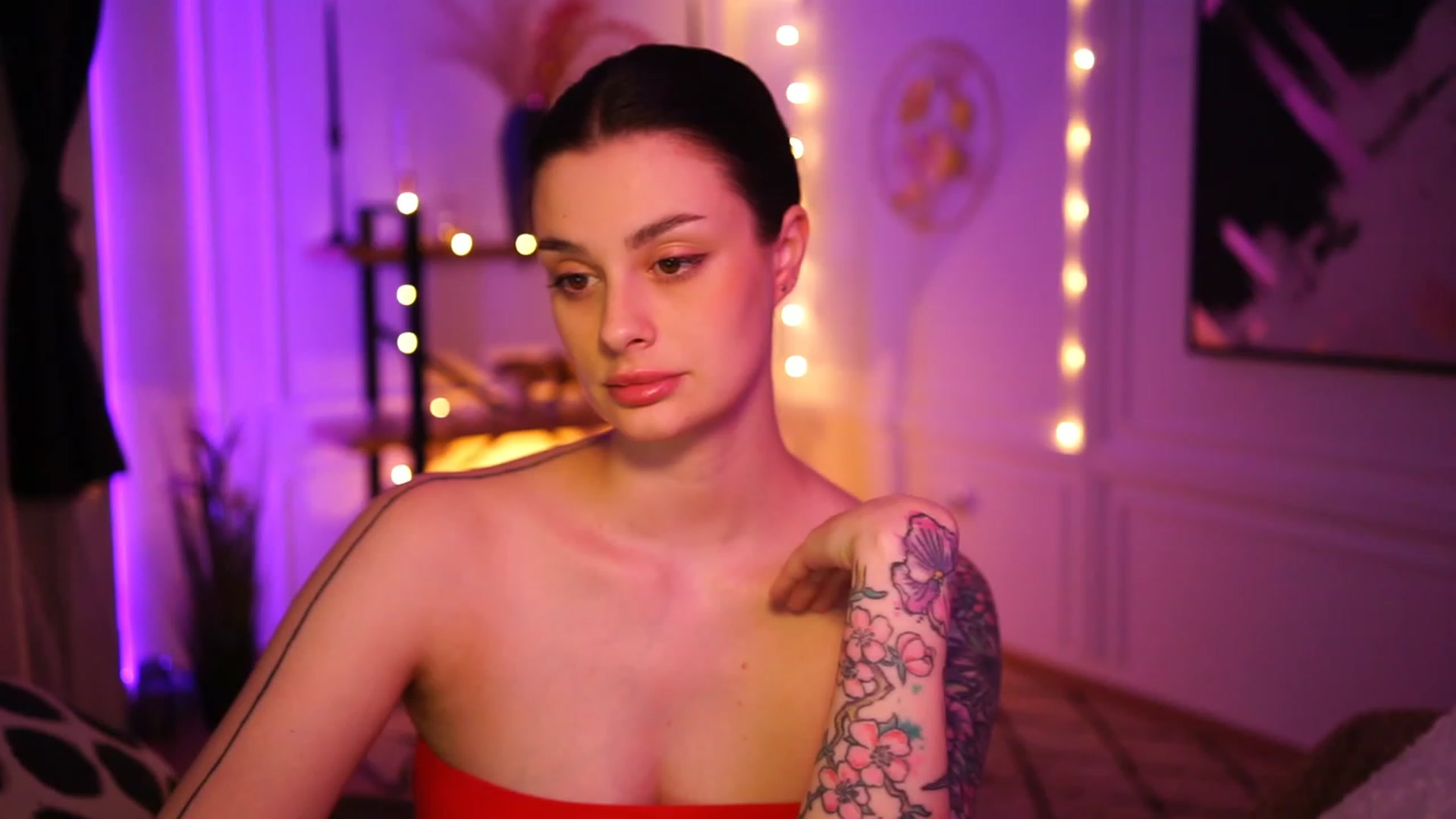 Gallery image thumbnail from lucynutty's myfreecams stream on, 01/22/2023, 18:33 image 19 of 20