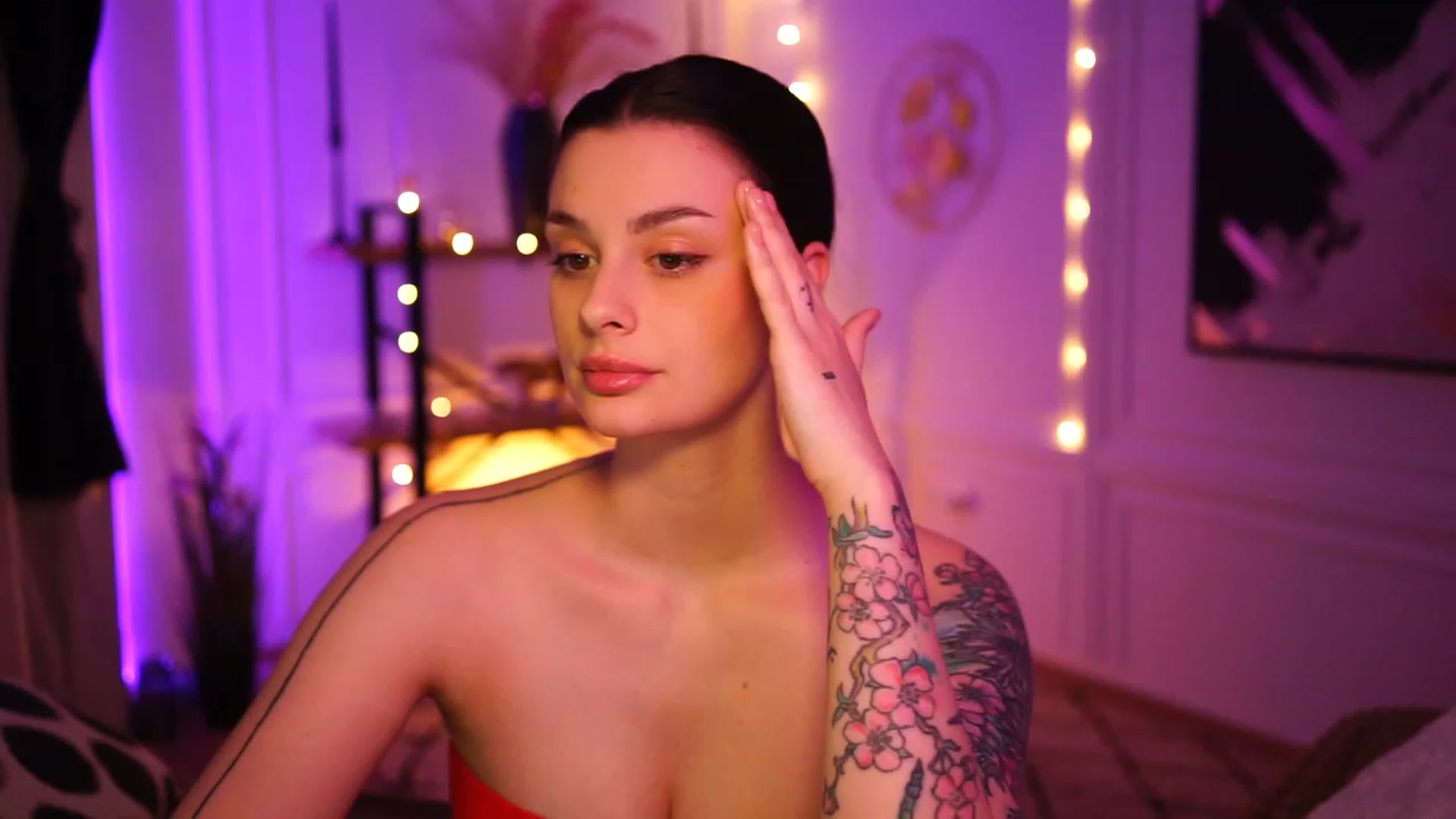 Gallery image thumbnail from lucynutty's myfreecams stream on, 01/22/2023, 18:33 image 2 of 20