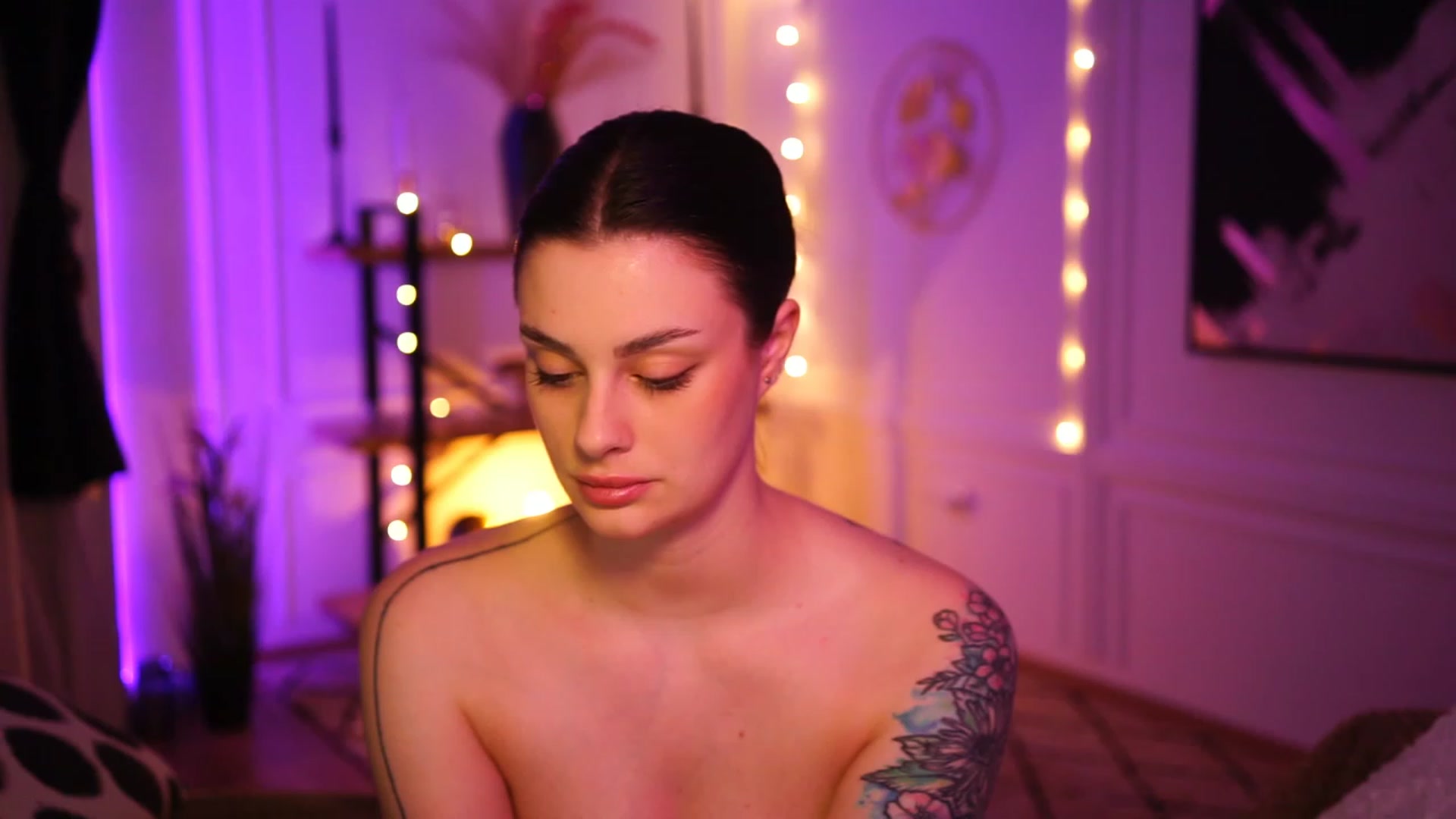 Gallery image thumbnail from lucynutty's myfreecams stream on, 01/22/2023, 18:33 image 20 of 20