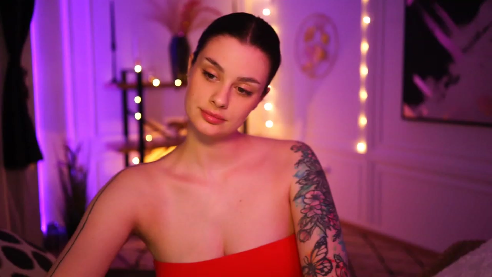 Gallery image thumbnail from lucynutty's myfreecams stream on, 01/22/2023, 18:33 image 9 of 20