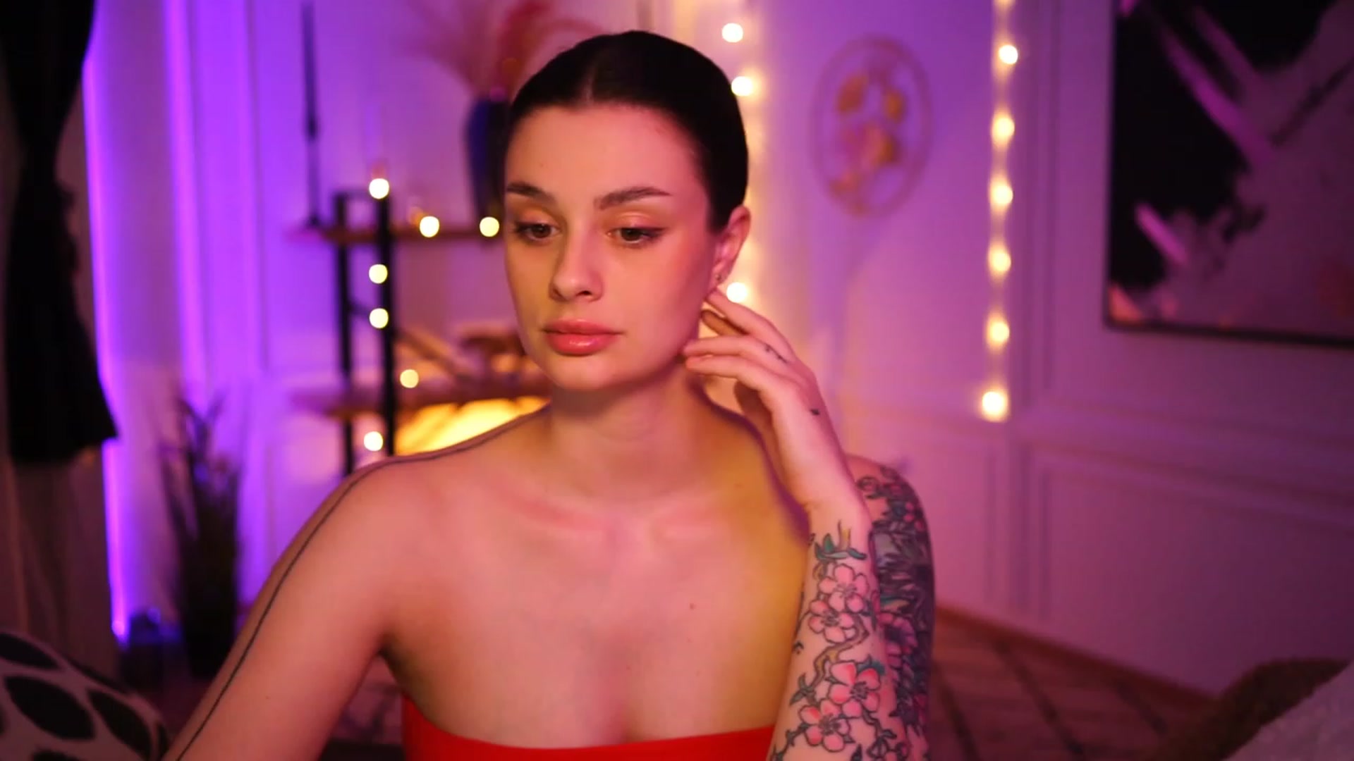 Gallery image thumbnail from lucynutty's myfreecams stream on, 01/22/2023, 18:33 image 15 of 20