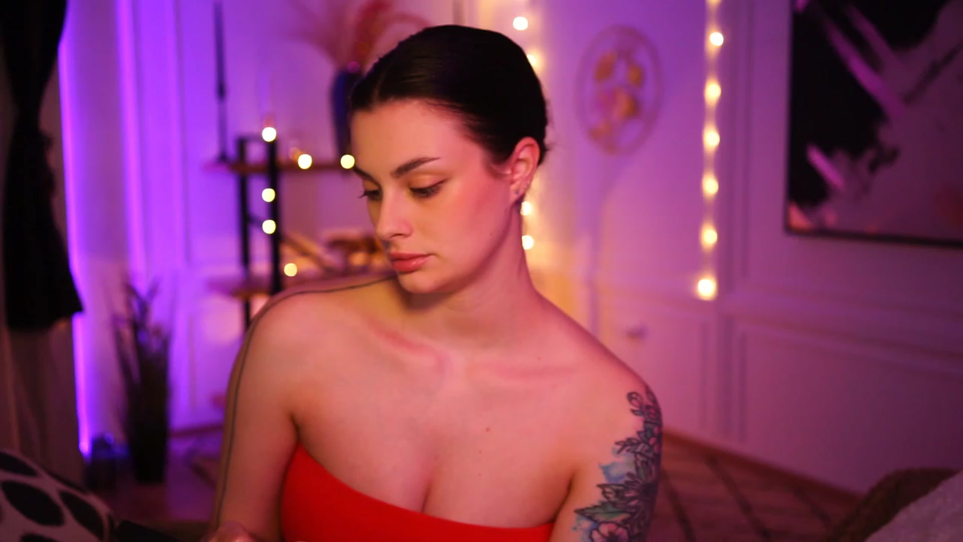 Gallery image thumbnail from lucynutty's myfreecams stream on, 01/22/2023, 18:33 image 1 of 20