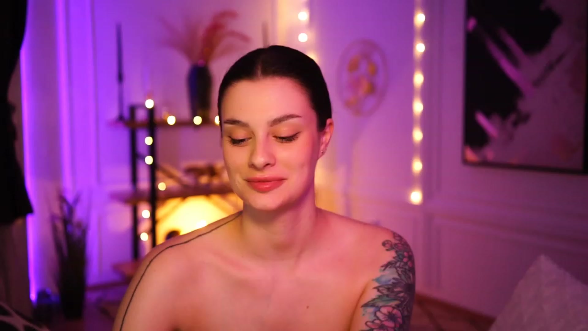 Gallery image thumbnail from lucynutty's myfreecams stream on, 01/22/2023, 19:53 image 5 of 20