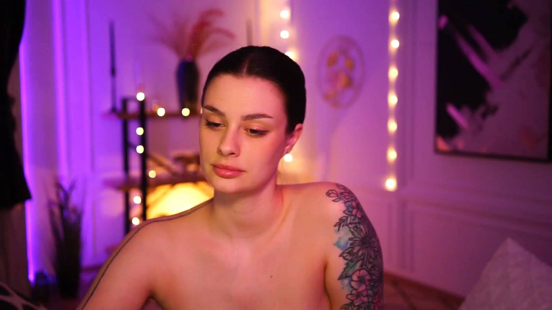 Gallery image thumbnail from lucynutty's myfreecams stream on, 01/22/2023, 19:53 image 10 of 20