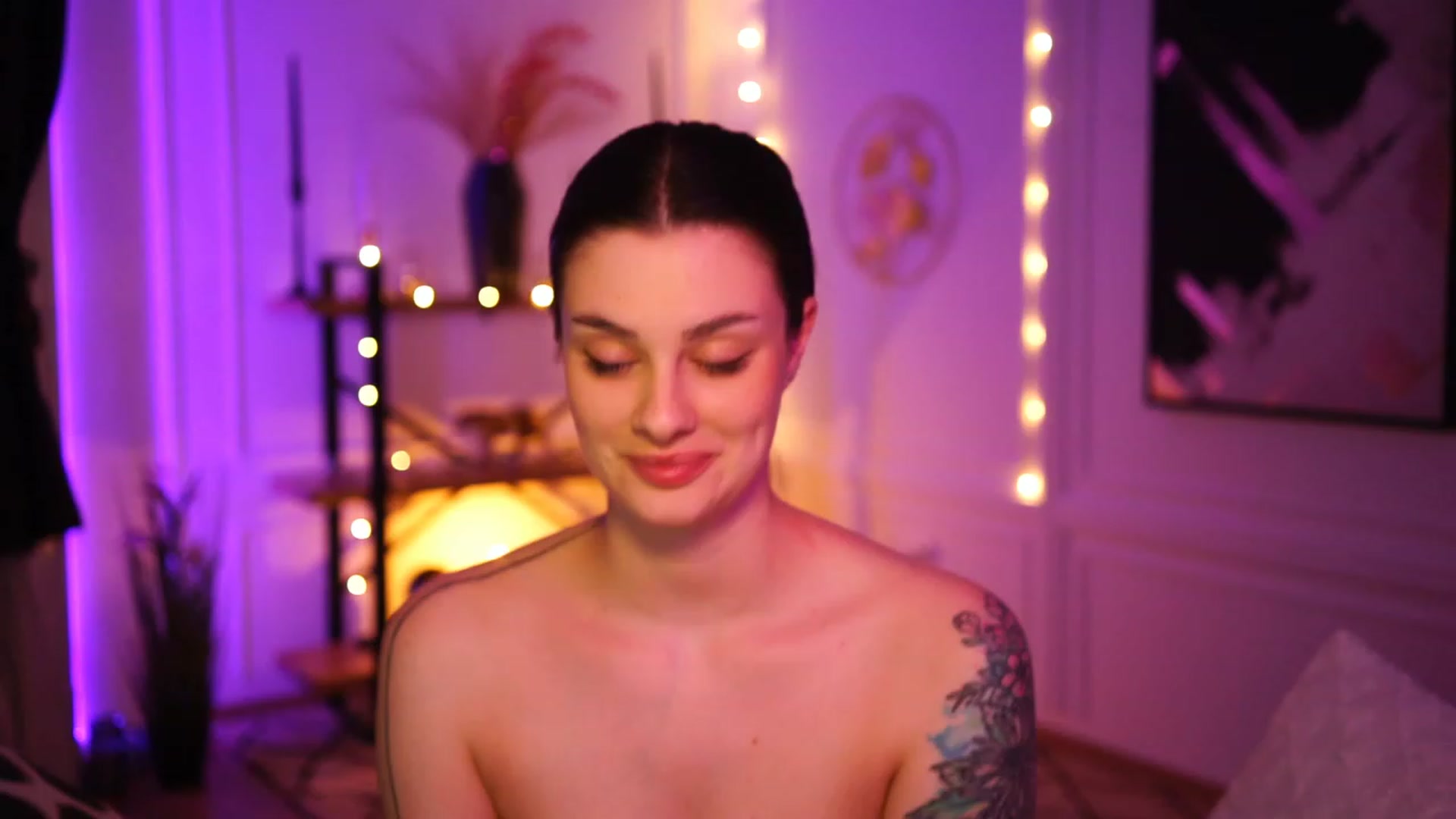 Gallery image thumbnail from lucynutty's myfreecams stream on, 01/22/2023, 19:53 image 9 of 20