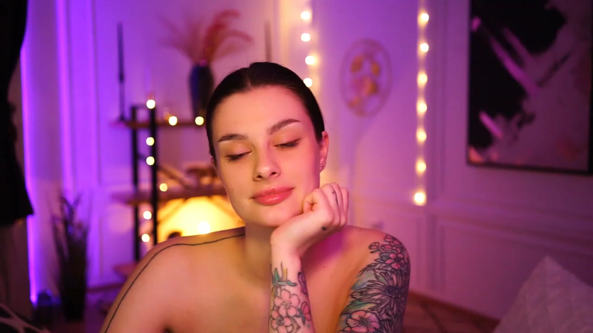 Gallery image thumbnail from lucynutty's myfreecams stream on, 01/22/2023, 19:53 image 6 of 20