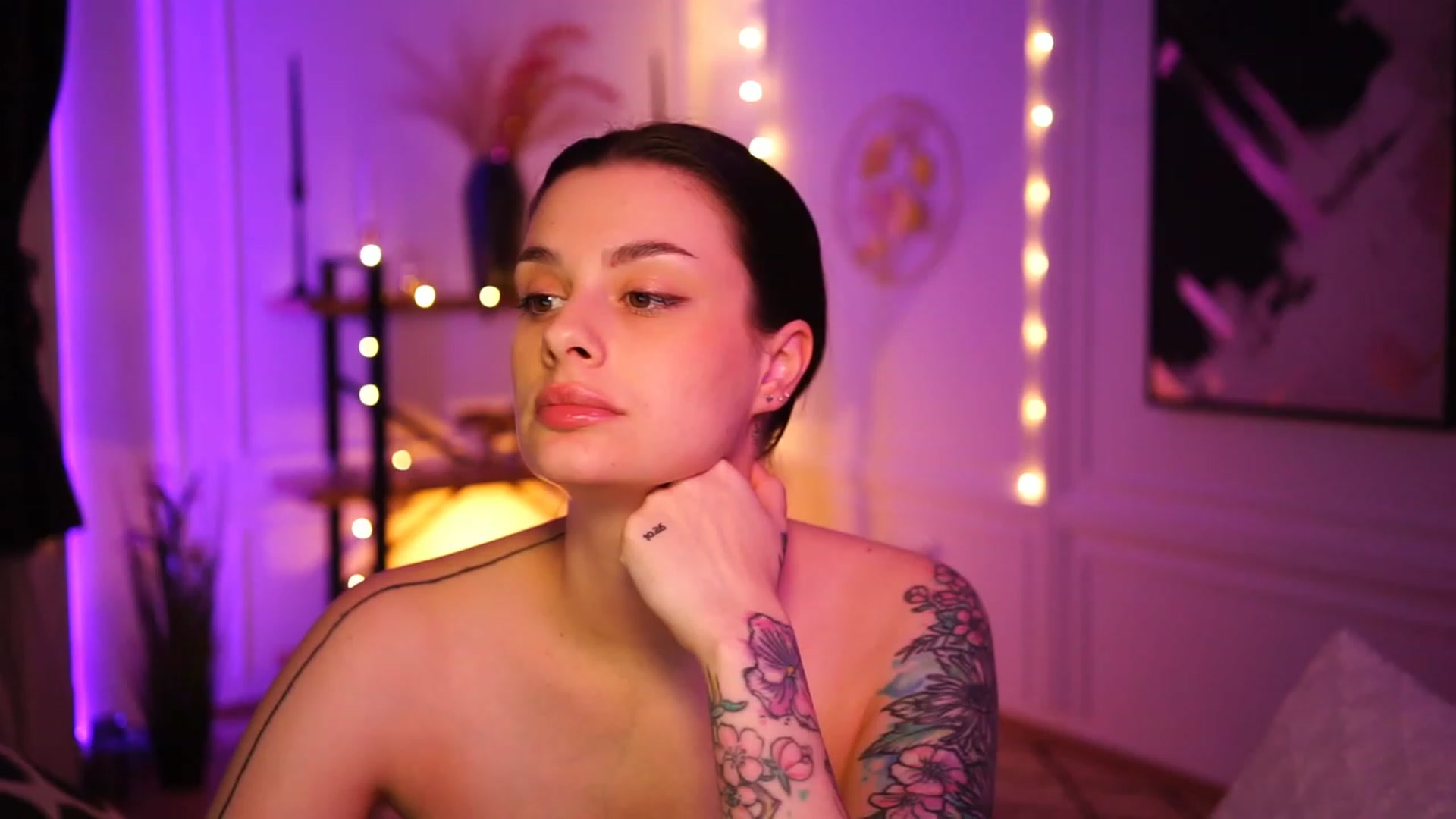 Gallery image thumbnail from lucynutty's myfreecams stream on, 01/22/2023, 19:53 image 3 of 20