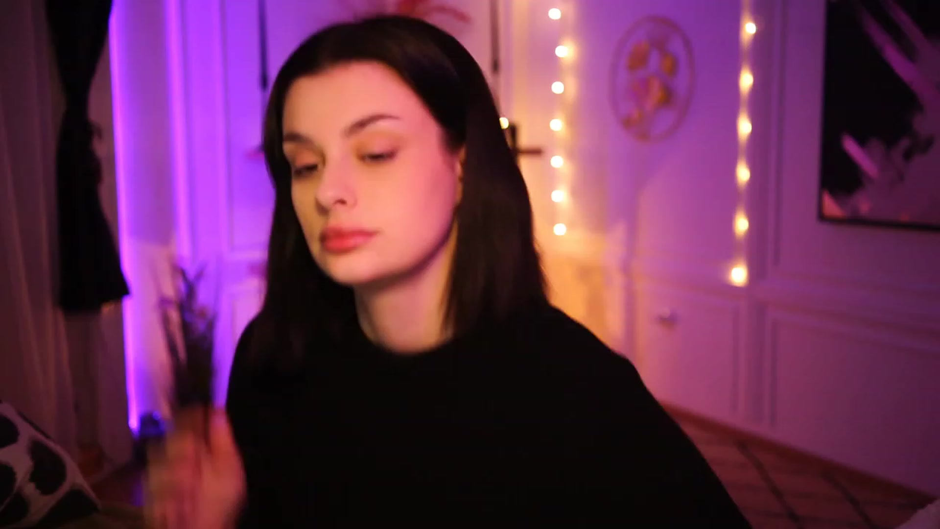 Gallery image thumbnail from lucynutty's myfreecams stream on, 01/27/2023, 19:33 image 12 of 20