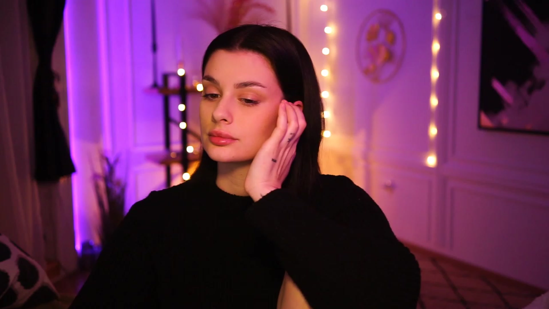 Gallery image thumbnail from lucynutty's myfreecams stream on, 01/27/2023, 19:33 image 17 of 20