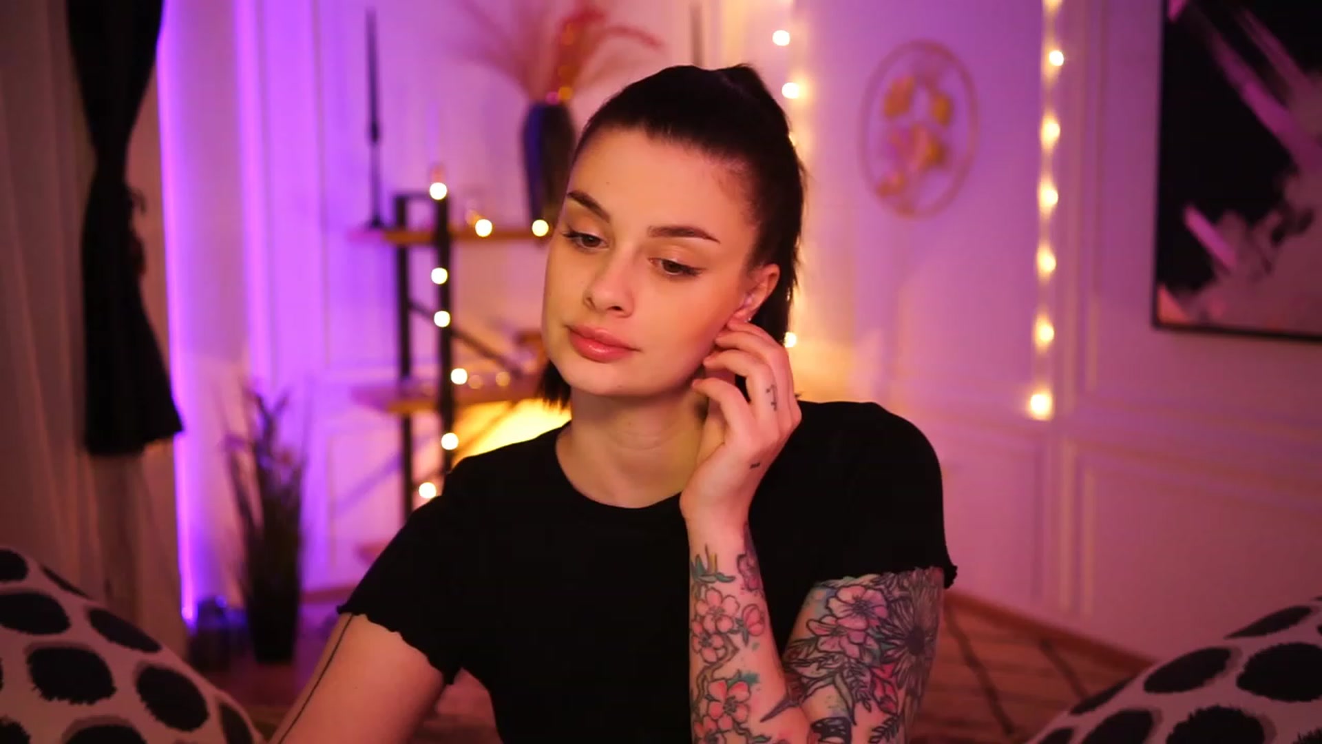 Gallery image thumbnail from lucynutty's myfreecams stream on, 01/28/2023, 15:45 image 3 of 20