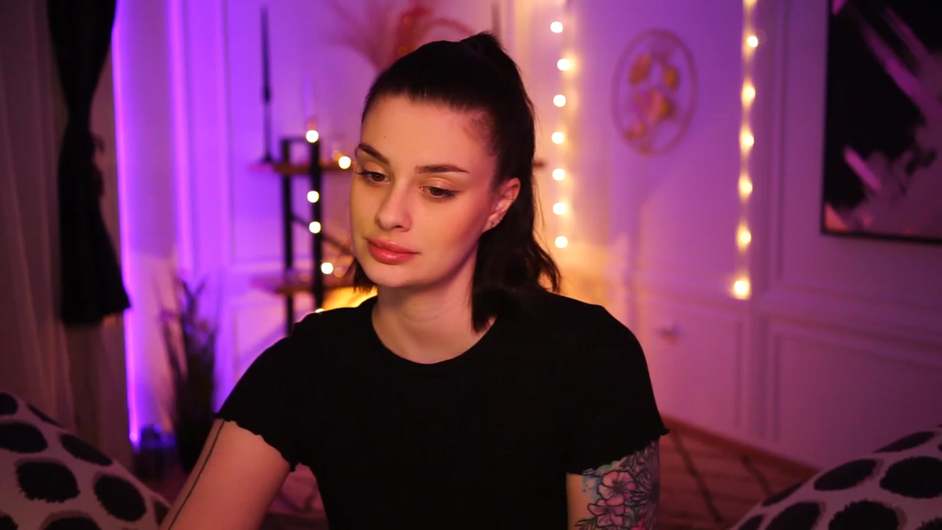 Gallery image thumbnail from lucynutty's myfreecams stream on, 01/28/2023, 15:45 image 7 of 20