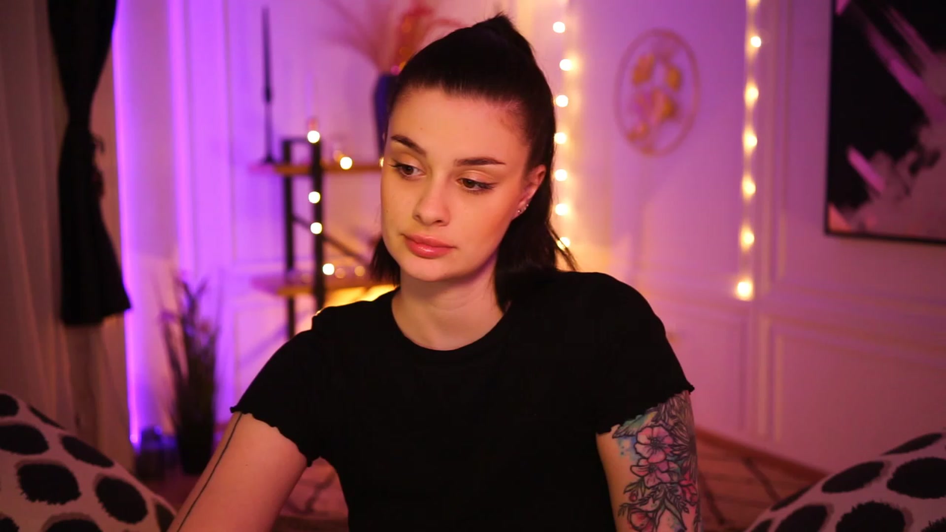 Gallery image thumbnail from lucynutty's myfreecams stream on, 01/28/2023, 15:45 image 6 of 20