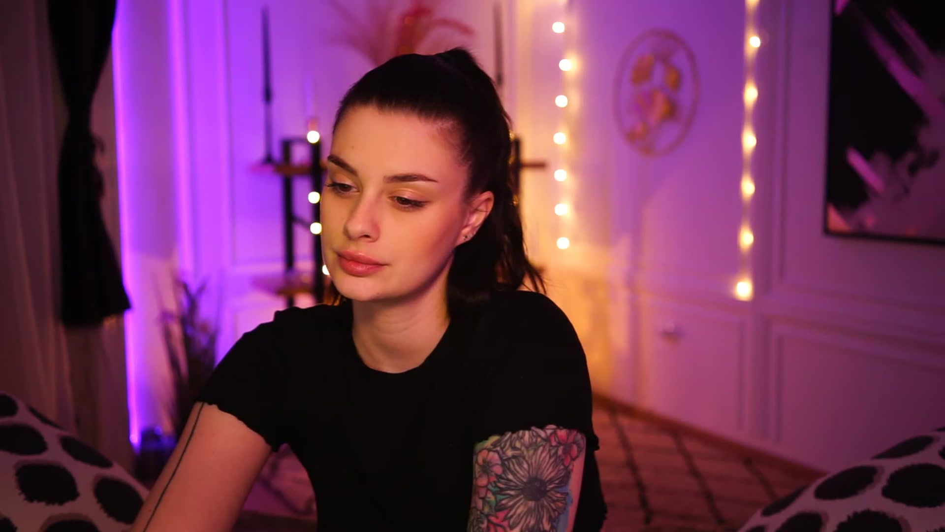 Gallery image thumbnail from lucynutty's myfreecams stream on, 01/28/2023, 15:45 image 10 of 20