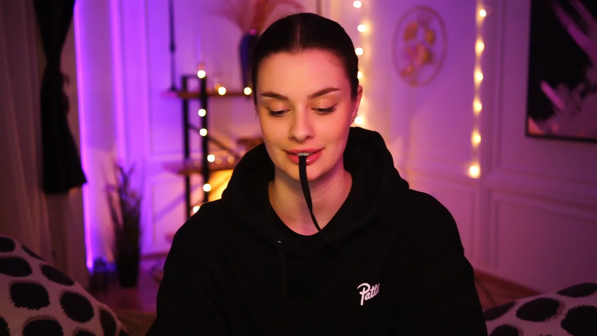 Gallery image thumbnail from lucynutty's myfreecams stream on, 01/28/2023, 18:39 image 14 of 20