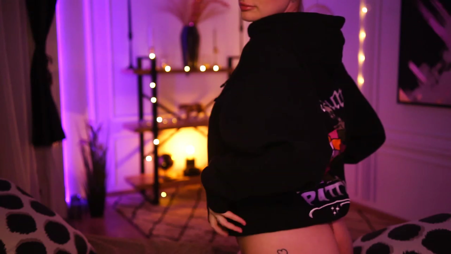 Gallery image thumbnail from lucynutty's myfreecams stream on, 01/28/2023, 18:52 image 19 of 20