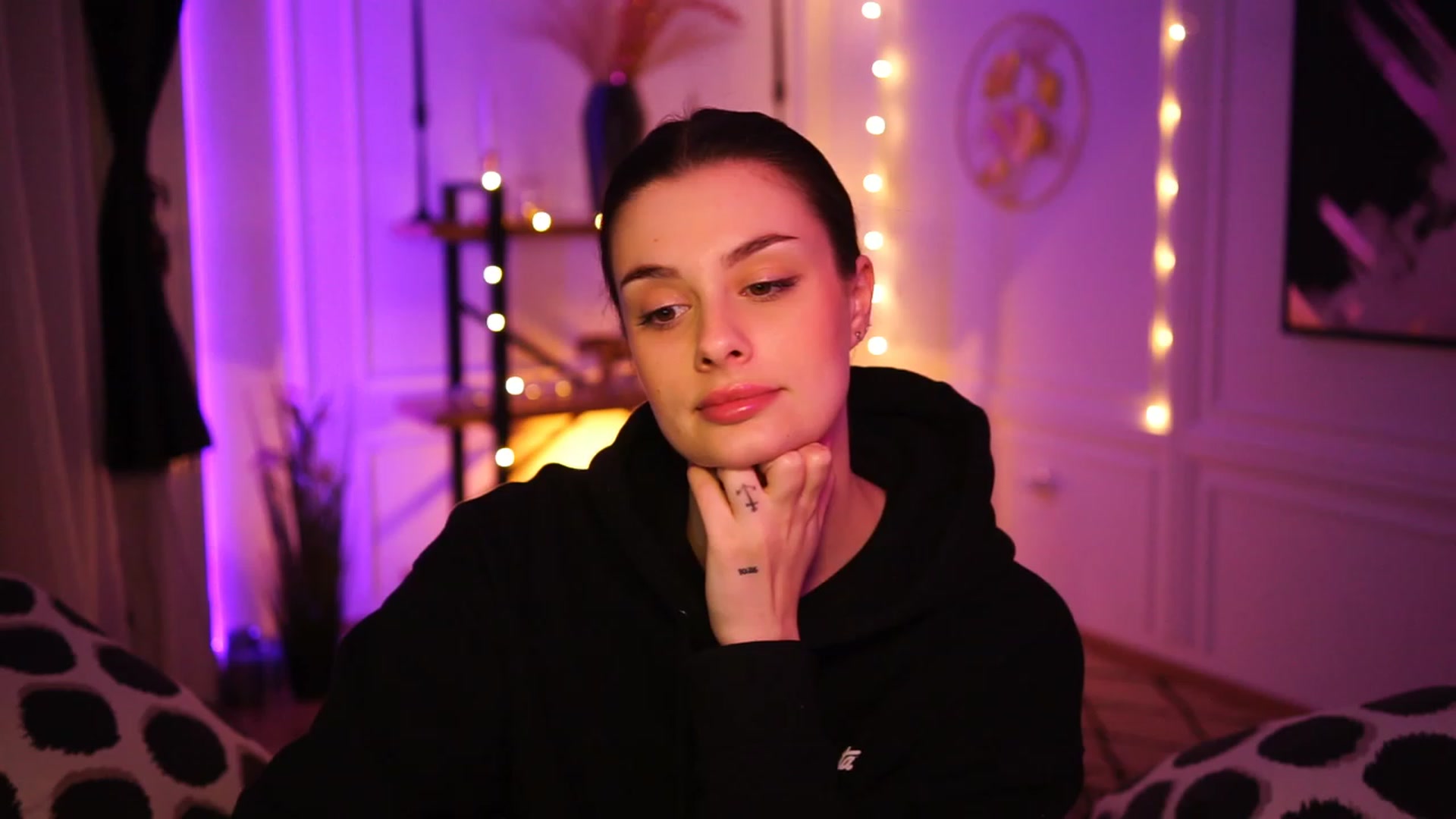 Gallery image thumbnail from lucynutty's myfreecams stream on, 01/28/2023, 18:52 image 8 of 20