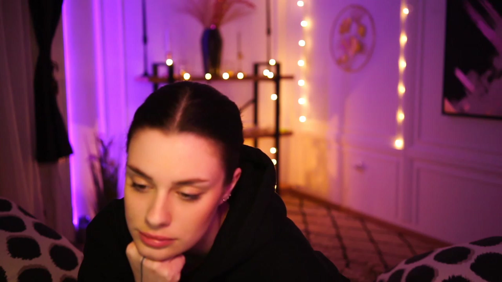 Gallery image thumbnail from lucynutty's myfreecams stream on, 01/28/2023, 18:52 image 5 of 20