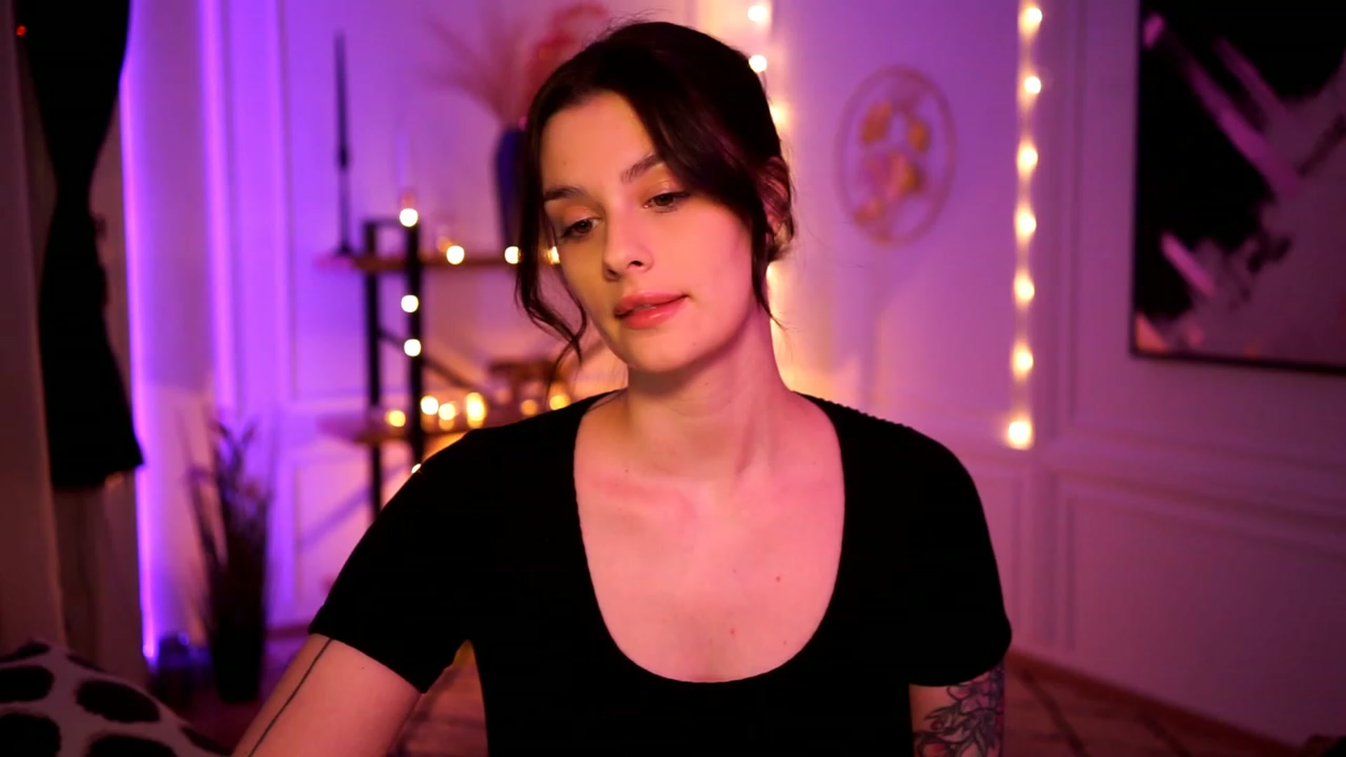 Gallery image thumbnail from lucynutty's myfreecams stream on, 01/29/2023, 18:00 image 3 of 20