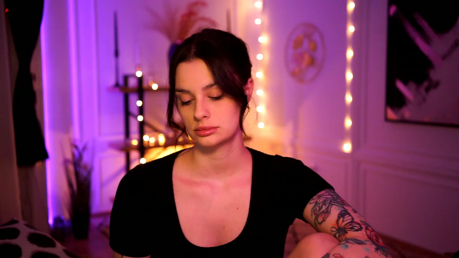 Gallery image thumbnail from lucynutty's myfreecams stream on, 01/29/2023, 18:00 image 14 of 20