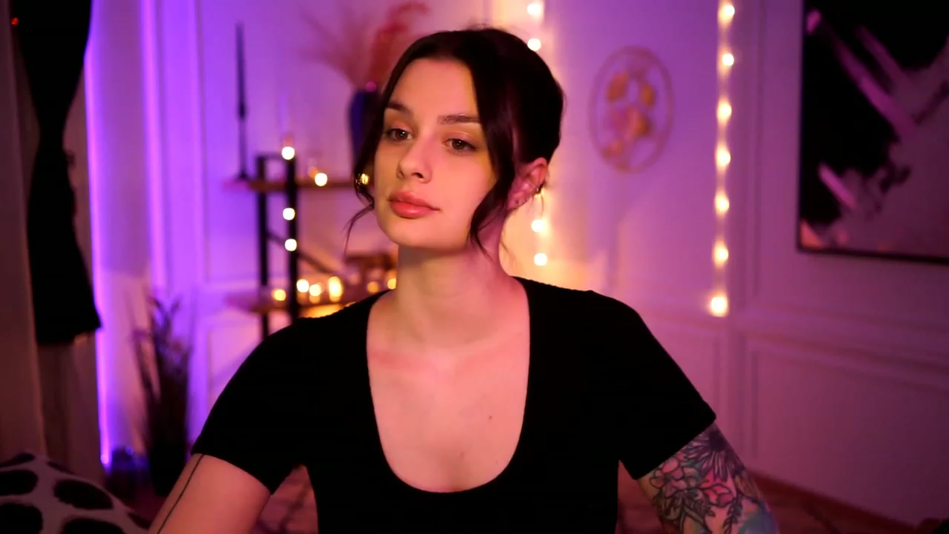 Gallery image thumbnail from lucynutty's myfreecams stream on, 01/29/2023, 18:00 image 4 of 20