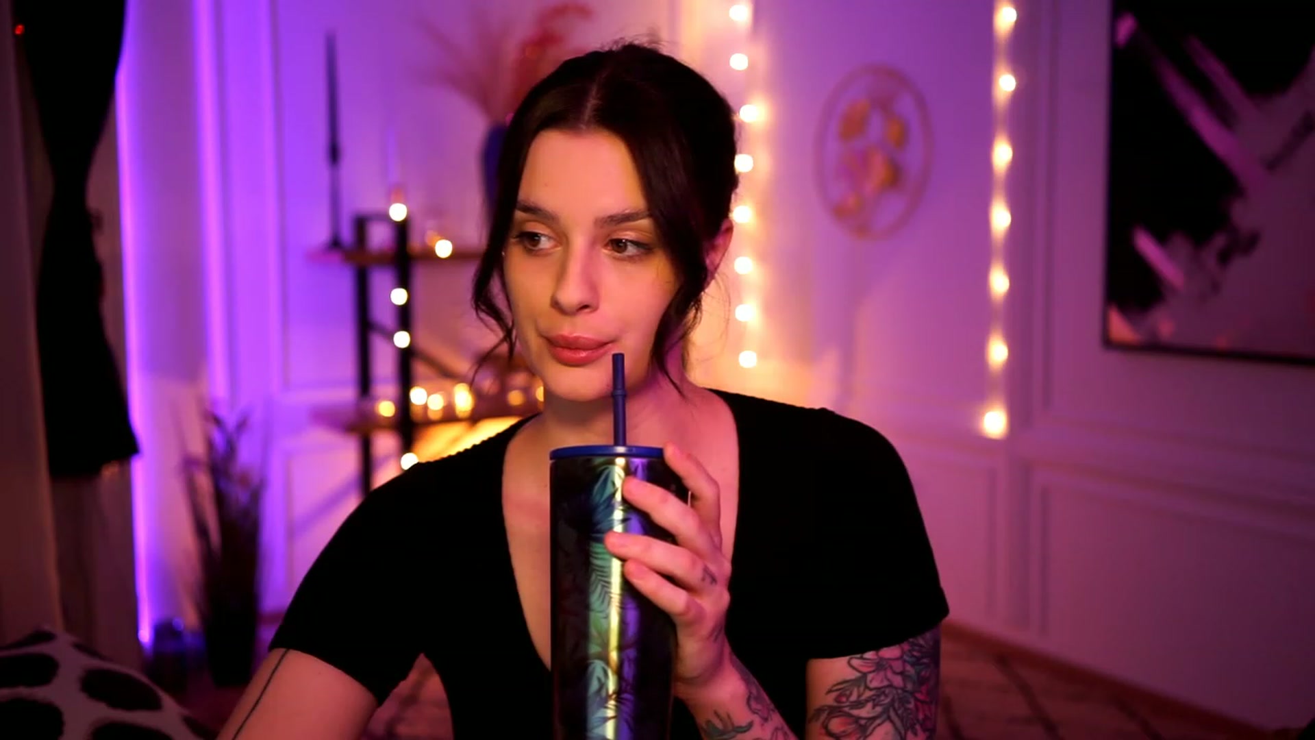 Gallery image thumbnail from lucynutty's myfreecams stream on, 01/29/2023, 18:00 image 19 of 20
