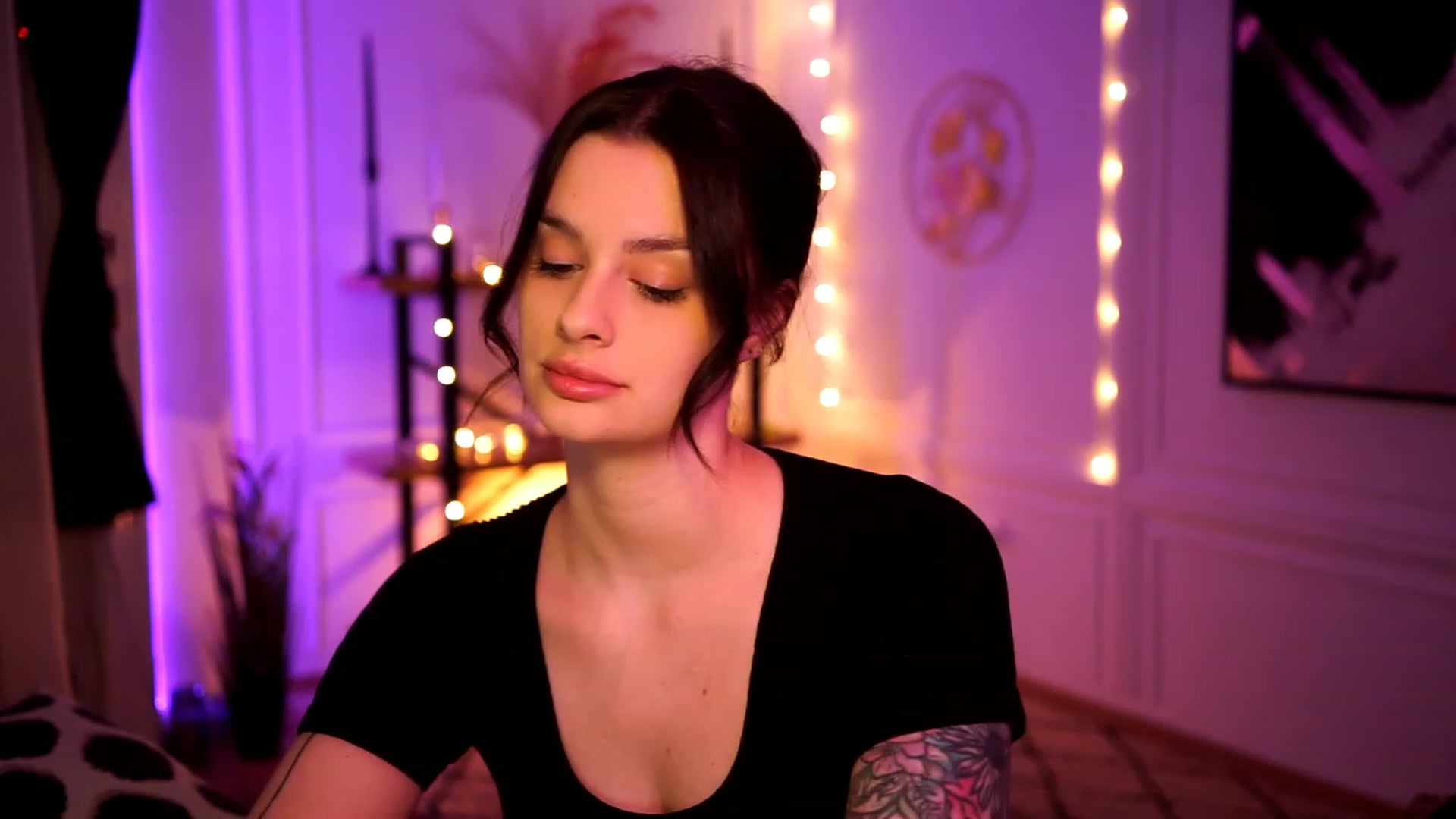Gallery image thumbnail from lucynutty's myfreecams stream on, 01/29/2023, 18:00 image 2 of 20