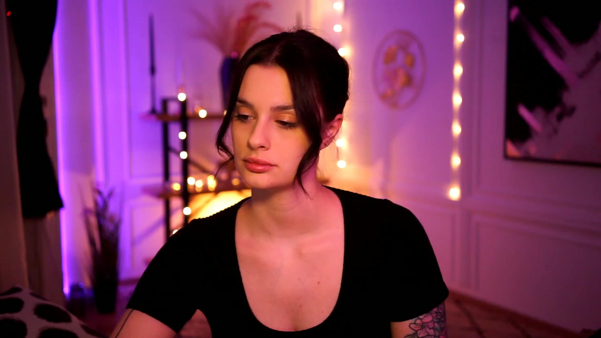 Gallery image thumbnail from lucynutty's myfreecams stream on, 01/29/2023, 18:00 image 7 of 20
