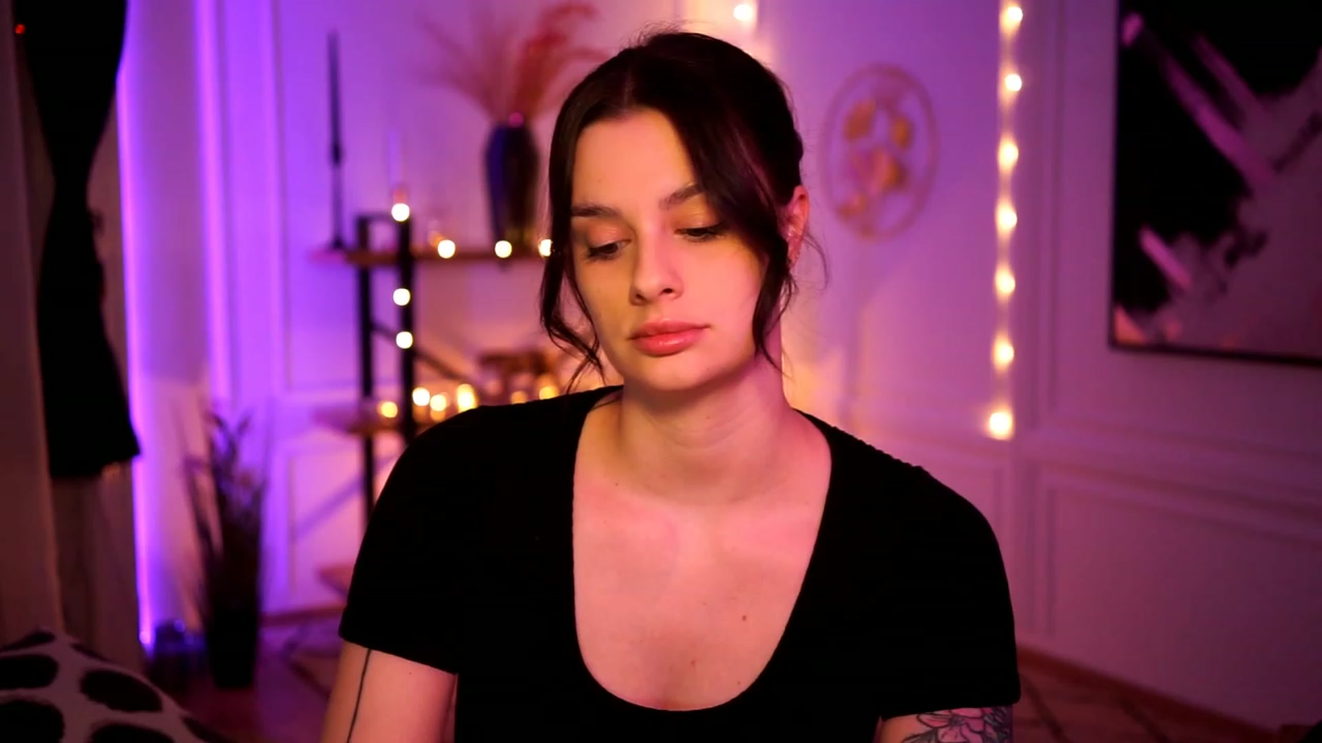 Gallery image thumbnail from lucynutty's myfreecams stream on, 01/29/2023, 18:00 image 10 of 20