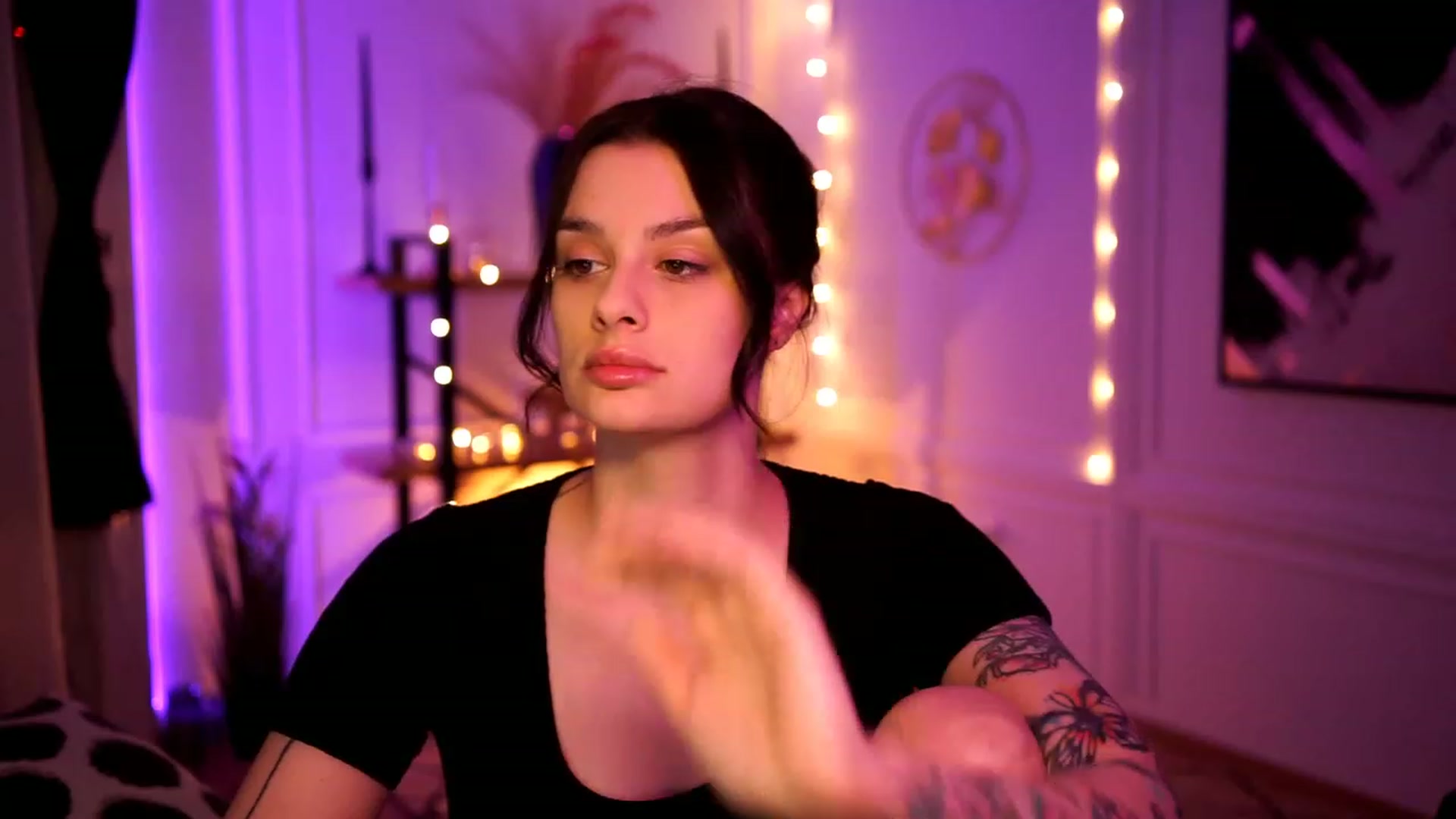 Gallery image thumbnail from lucynutty's myfreecams stream on, 01/29/2023, 18:57 image 7 of 20