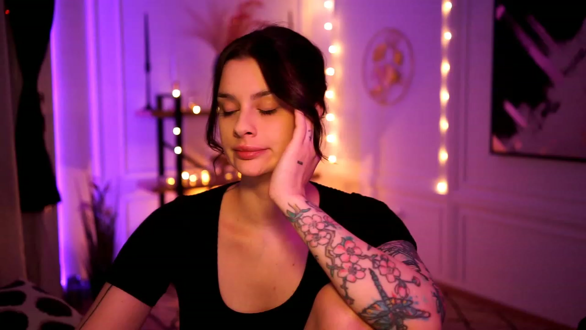 Gallery image thumbnail from lucynutty's myfreecams stream on, 01/29/2023, 18:57 image 4 of 20