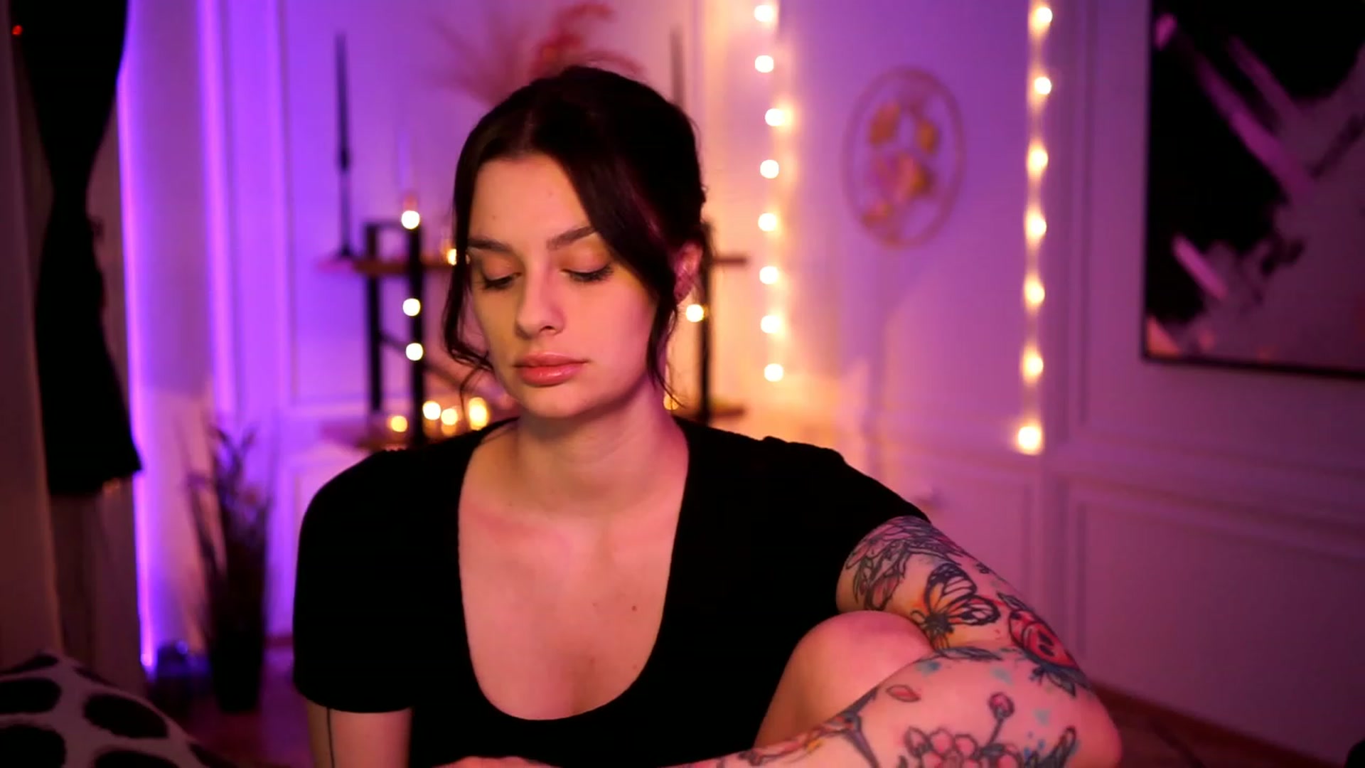 Gallery image thumbnail from lucynutty's myfreecams stream on, 01/29/2023, 18:57 image 8 of 20