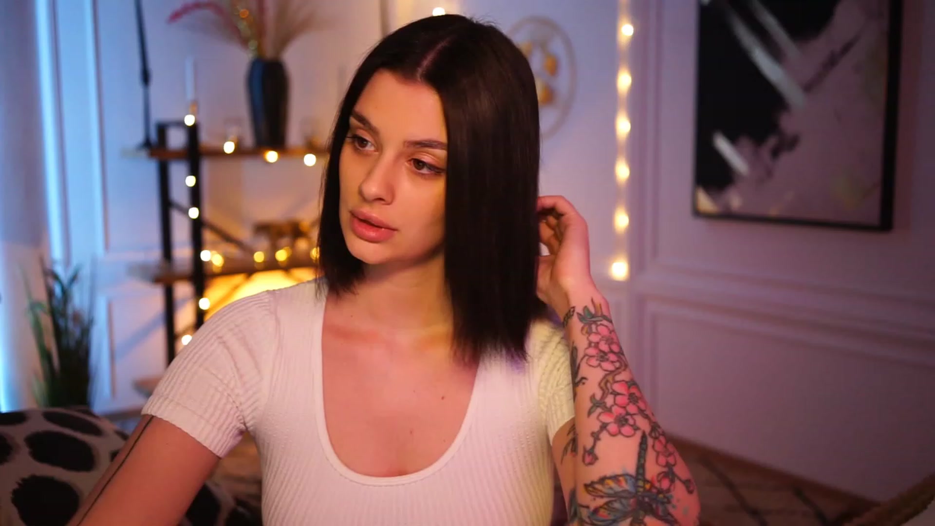 Gallery image thumbnail from lucynutty's myfreecams stream on, 01/31/2023, 17:48 image 1 of 20