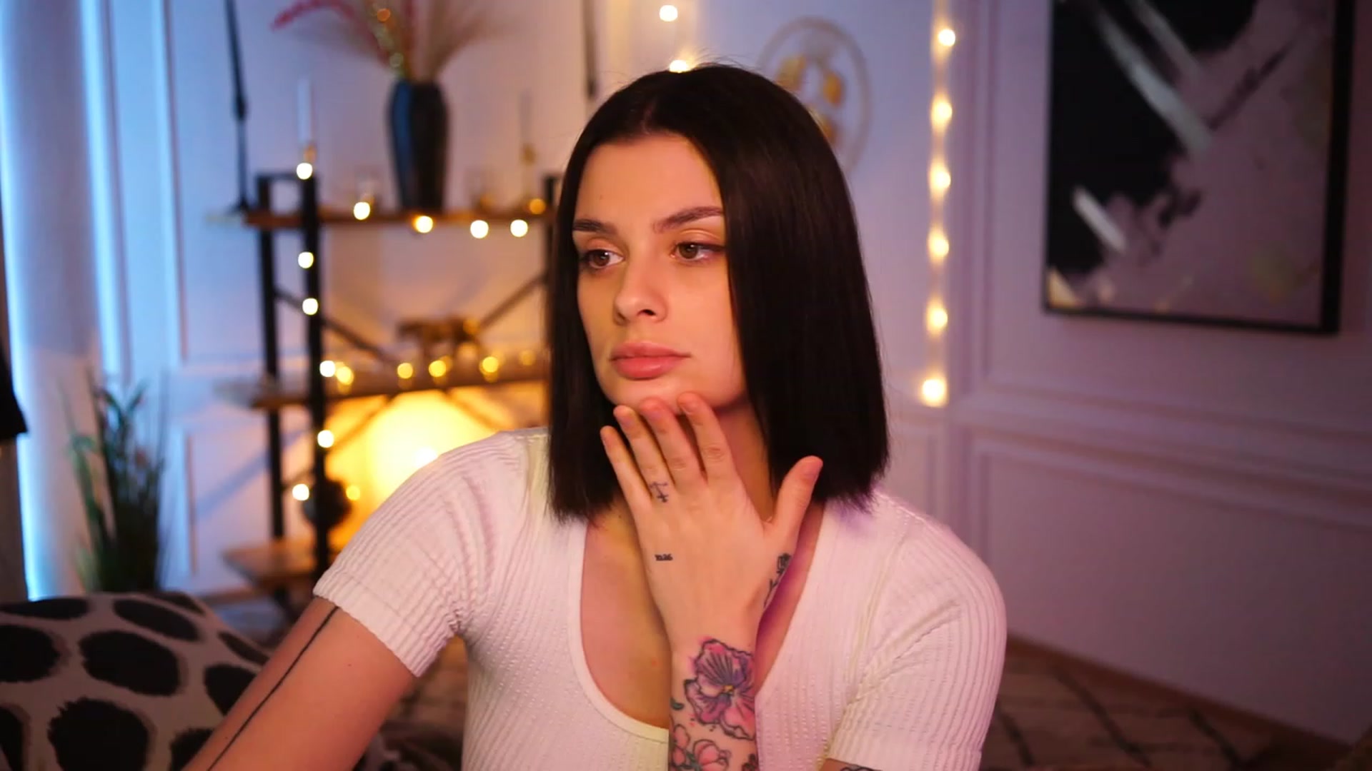 Gallery image thumbnail from lucynutty's myfreecams stream on, 01/31/2023, 17:48 image 16 of 20
