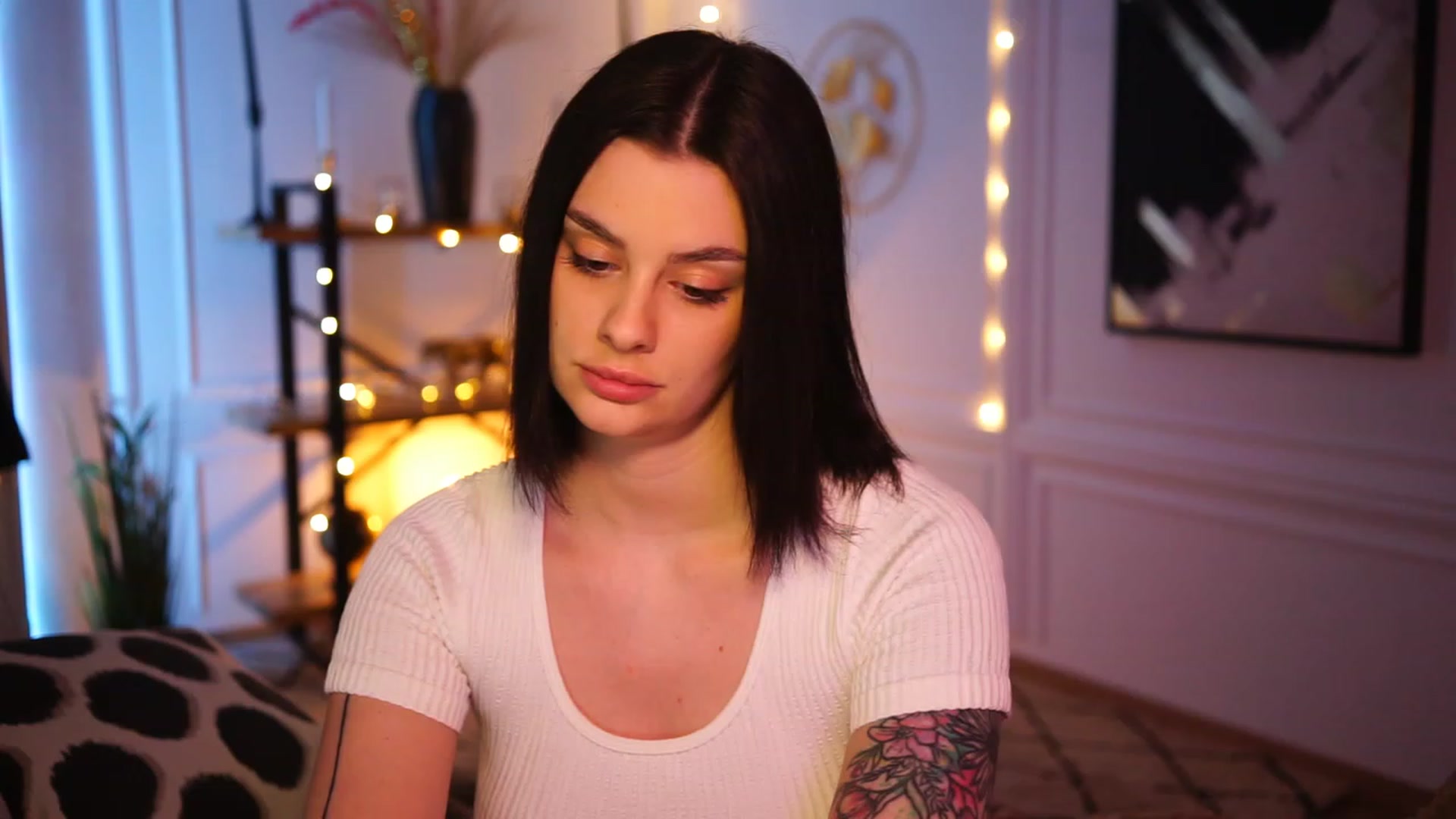 Gallery image thumbnail from lucynutty's myfreecams stream on, 01/31/2023, 17:48 image 13 of 20