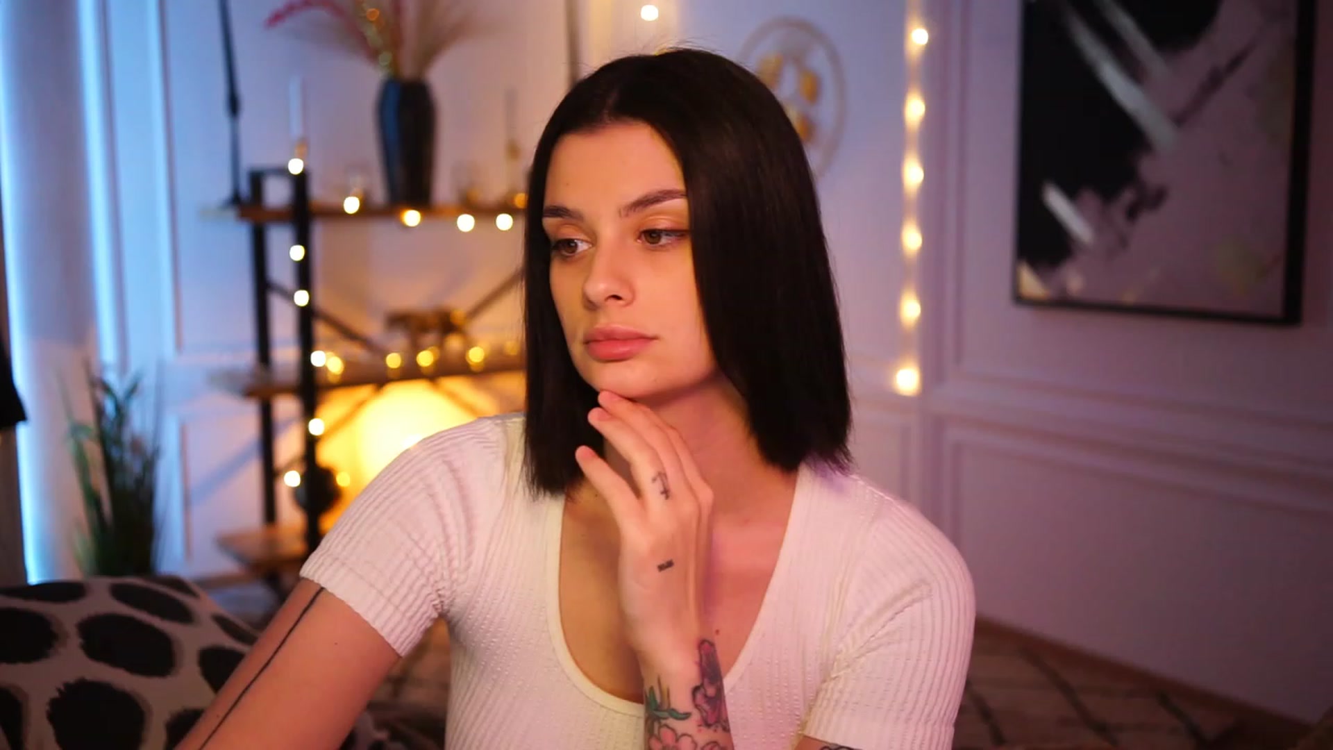 Gallery image thumbnail from lucynutty's myfreecams stream on, 01/31/2023, 17:48 image 15 of 20