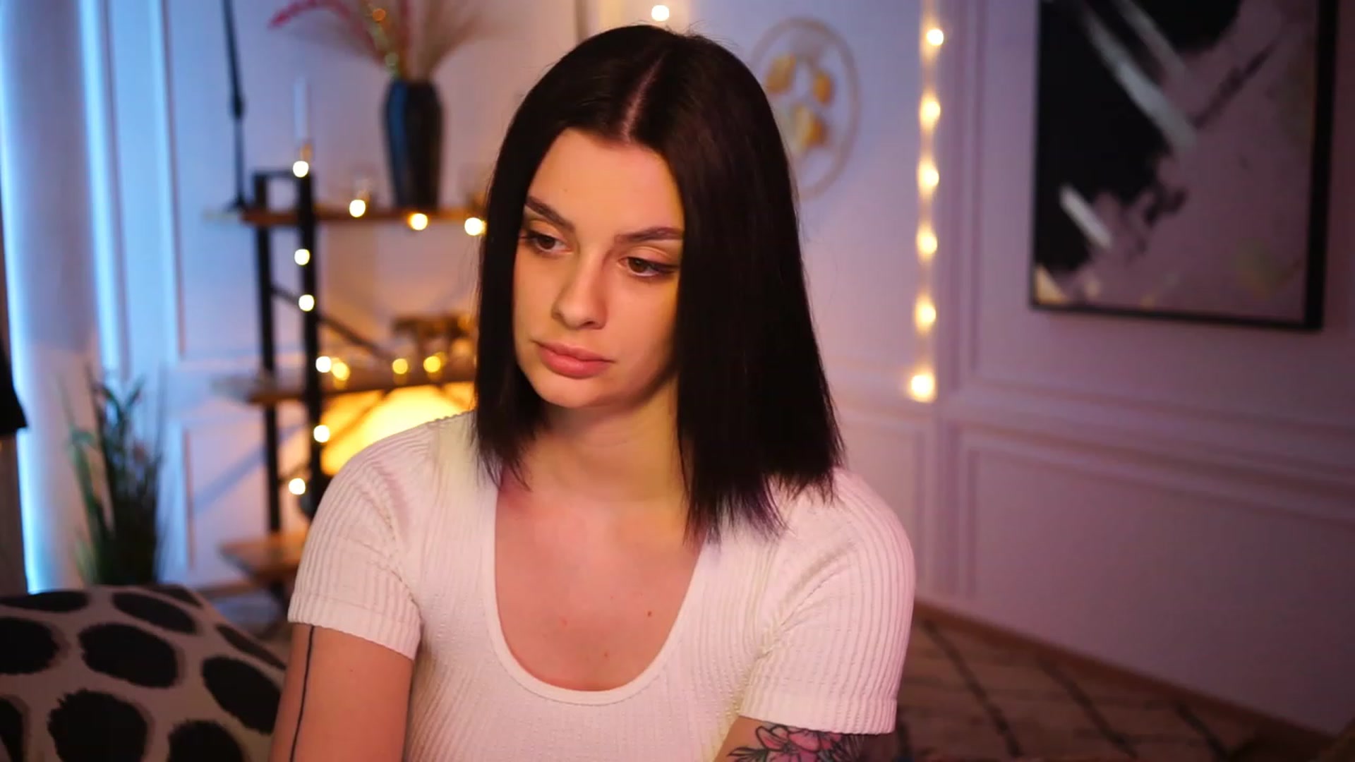 Gallery image thumbnail from lucynutty's myfreecams stream on, 01/31/2023, 17:48 image 14 of 20