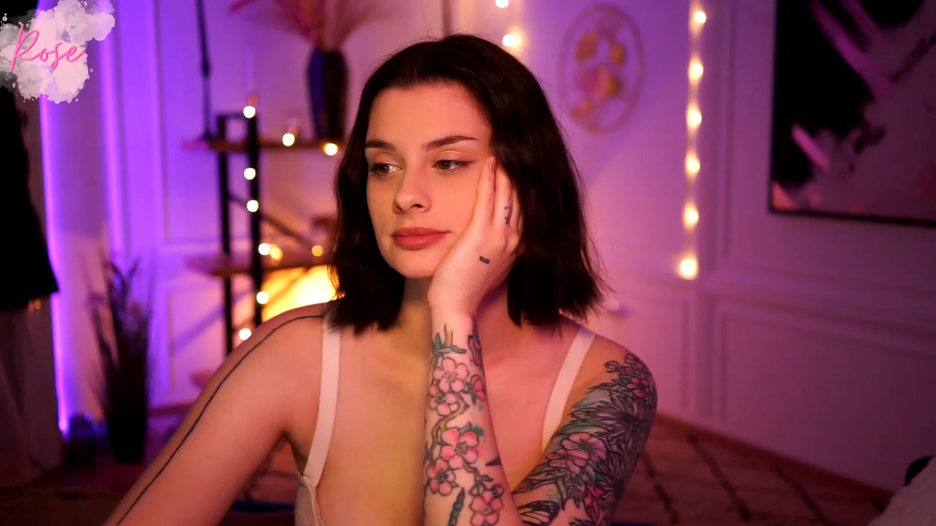 Gallery image thumbnail from lucynutty's myfreecams stream on, 02/03/2023, 19:50 image 15 of 20
