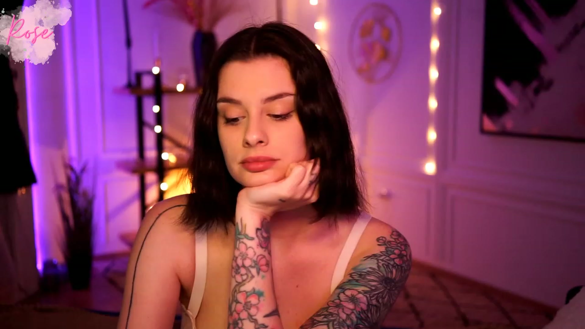 Gallery image thumbnail from lucynutty's myfreecams stream on, 02/03/2023, 19:50 image 14 of 20