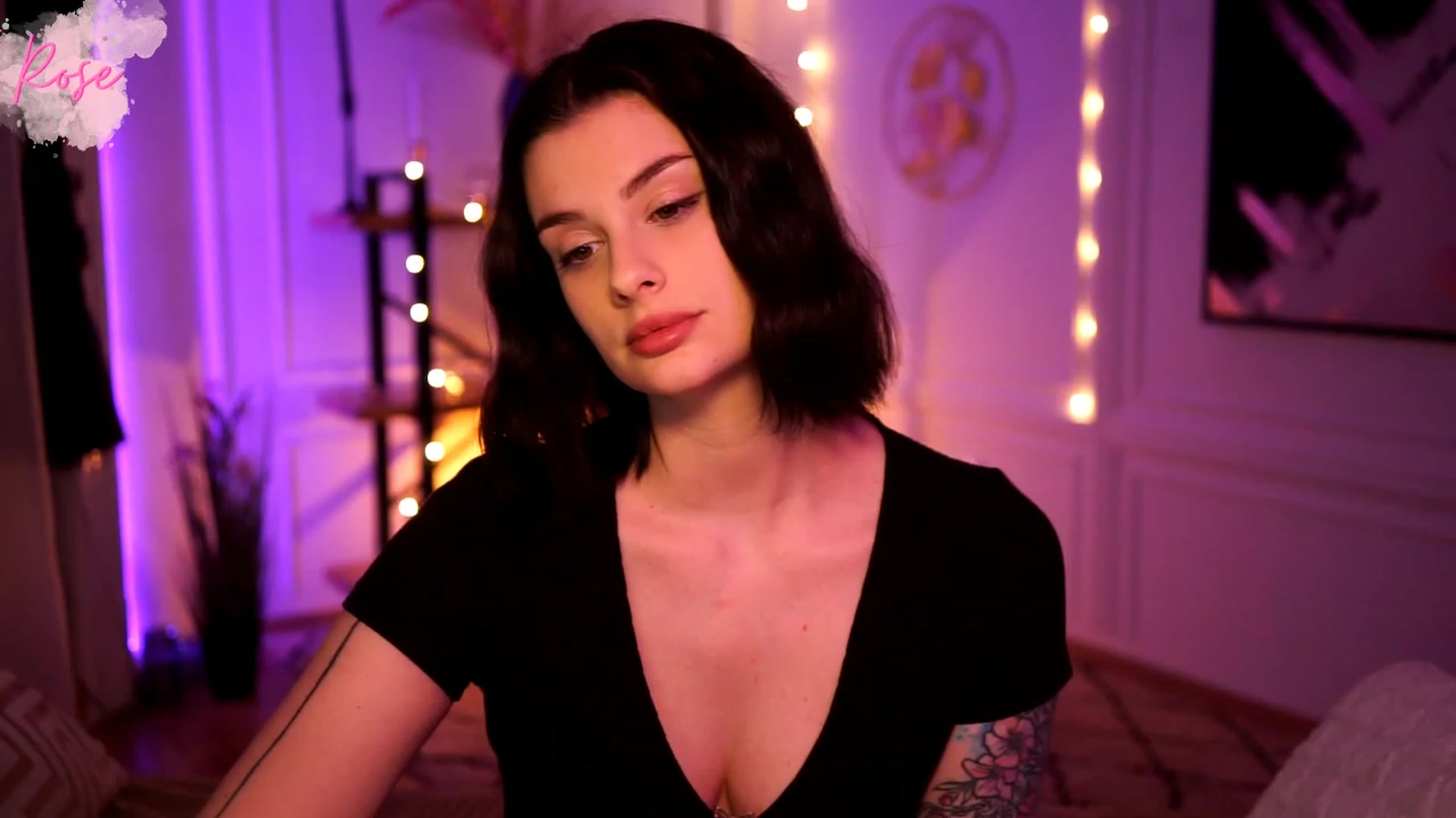 Gallery image thumbnail from lucynutty's myfreecams stream on, 02/04/2023, 16:00 image 17 of 20