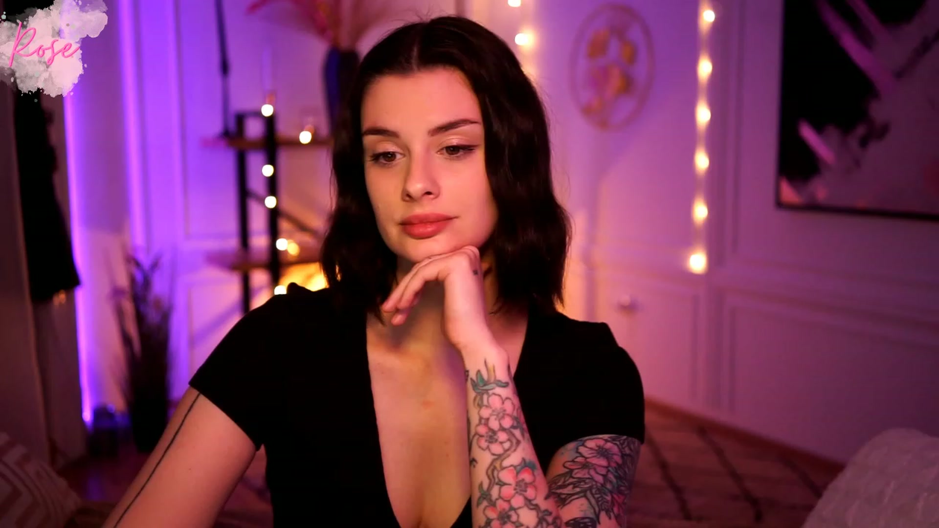 Gallery image thumbnail from lucynutty's myfreecams stream on, 02/04/2023, 16:00 image 16 of 20