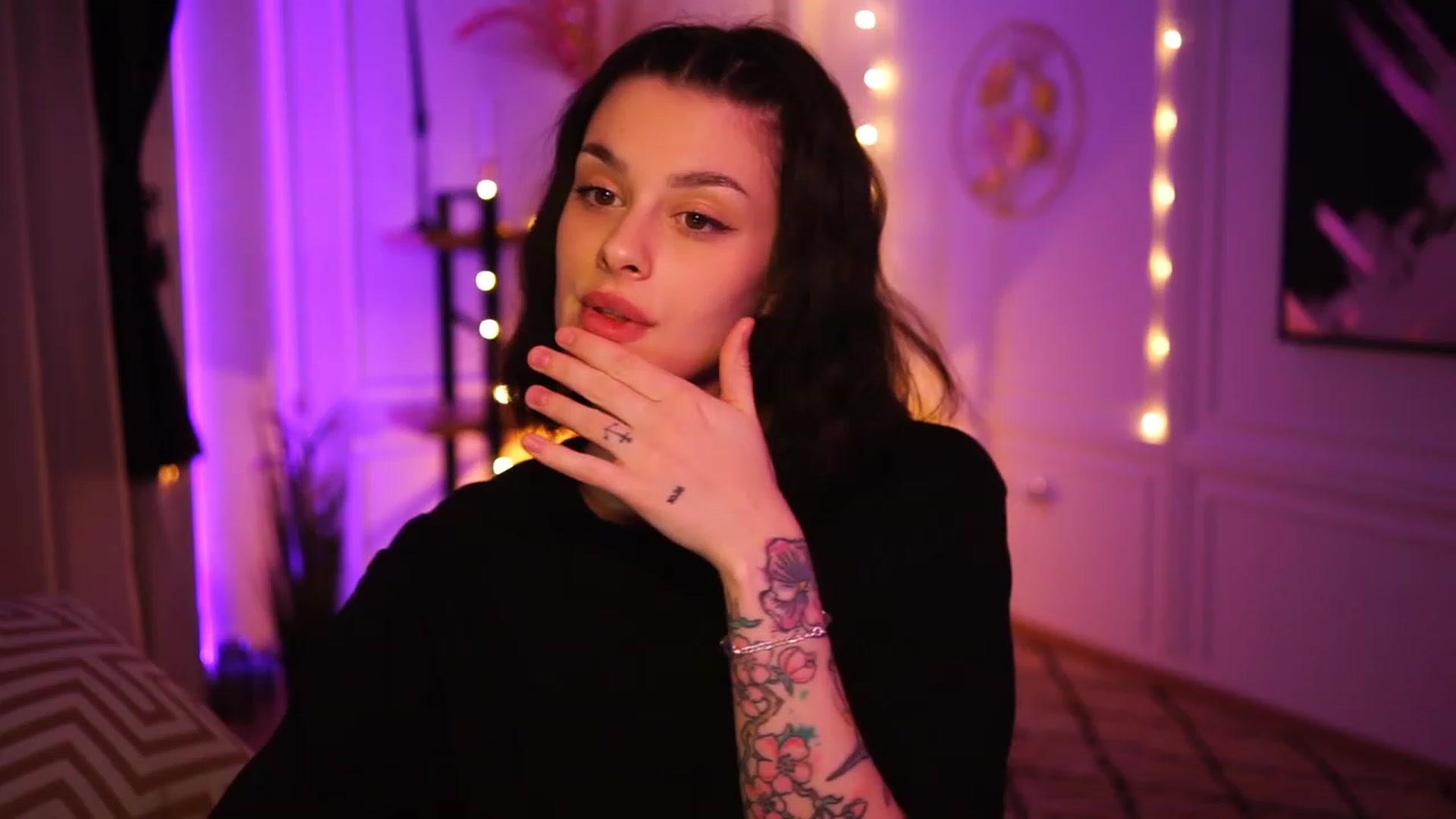 Gallery image thumbnail from lucynutty's myfreecams stream on, 02/09/2023, 19:05 image 9 of 20