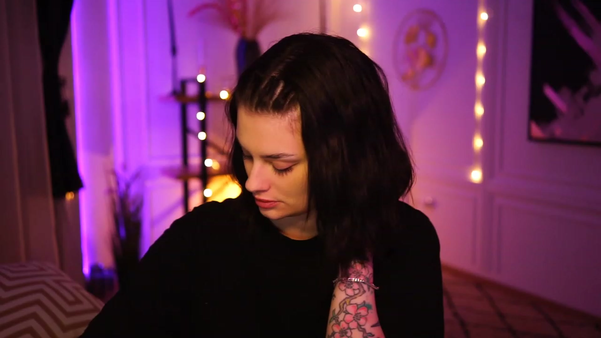 Gallery image thumbnail from lucynutty's myfreecams stream on, 02/09/2023, 20:19 image 15 of 20