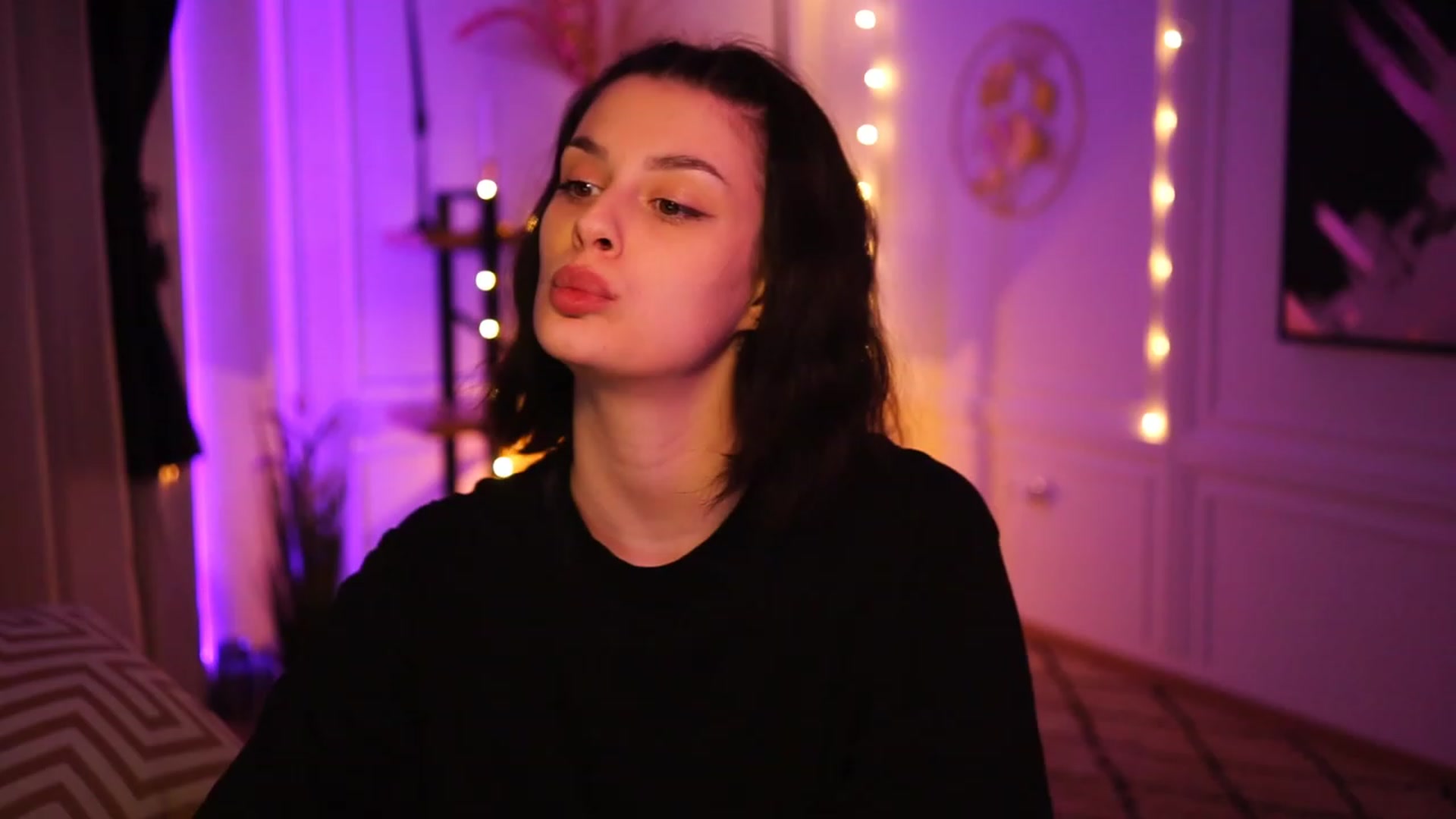 Gallery image thumbnail from lucynutty's myfreecams stream on, 02/09/2023, 20:19 image 2 of 20