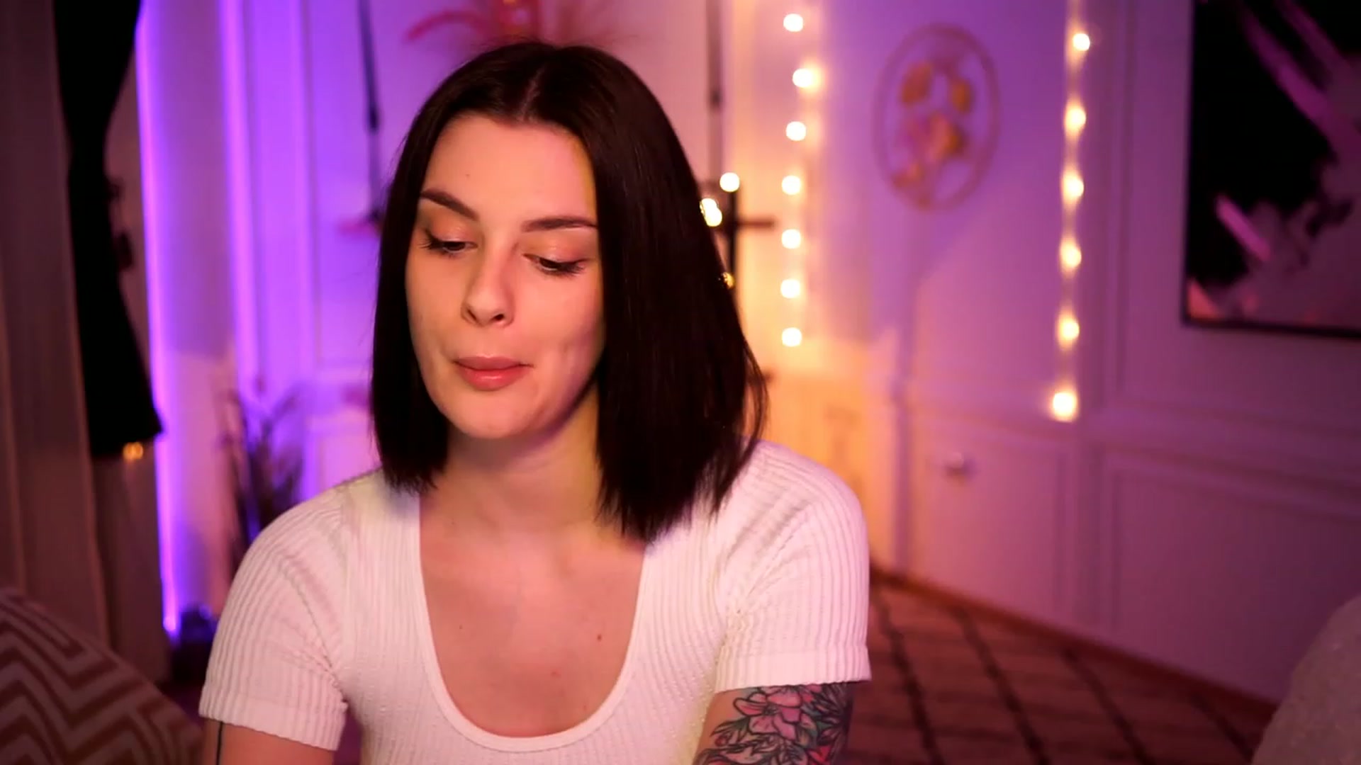 Gallery image thumbnail from lucynutty's myfreecams stream on, 02/10/2023, 16:08 image 13 of 20